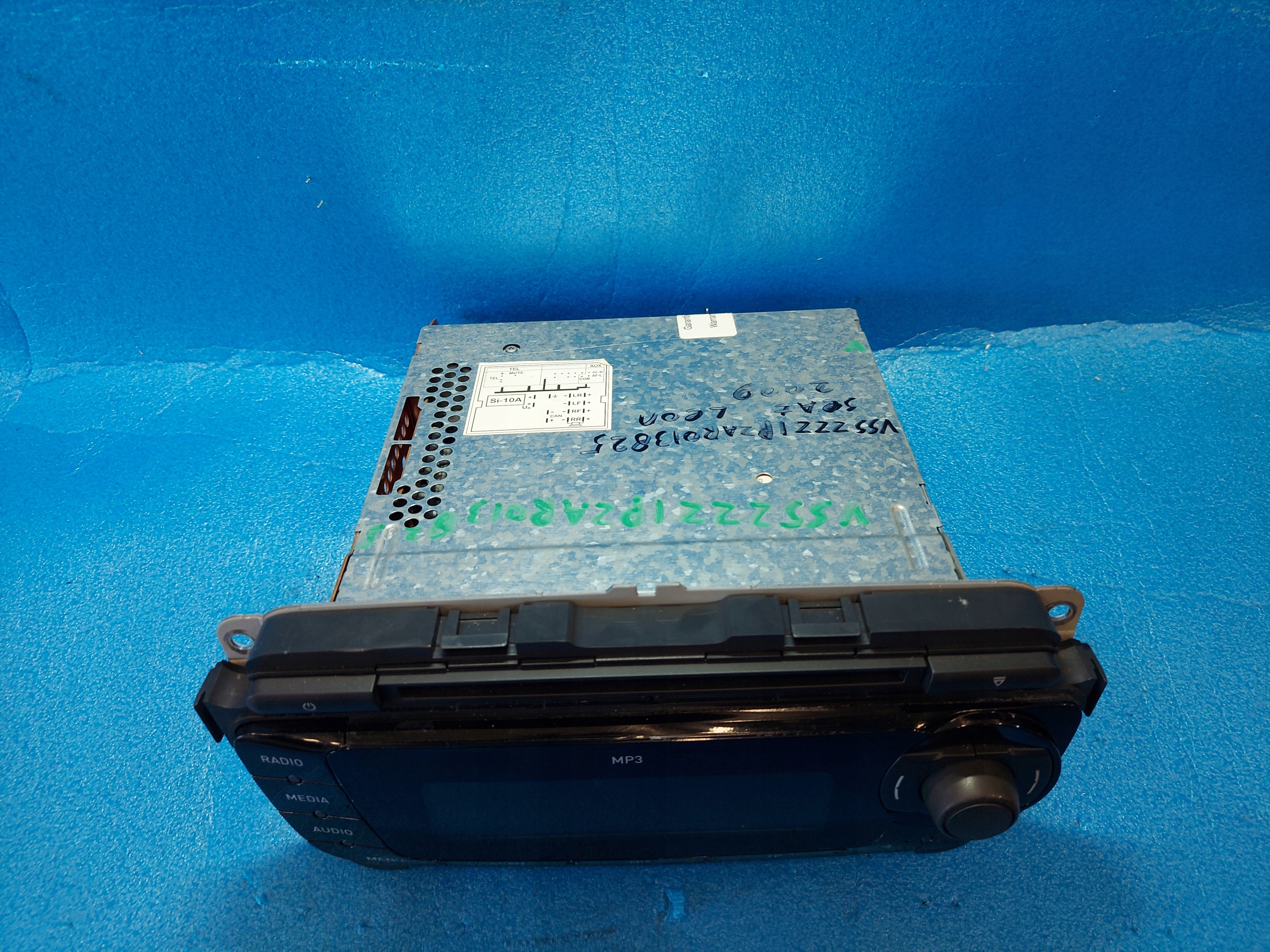 RADIO EKRAN LEON II 2009 R 1P0035153