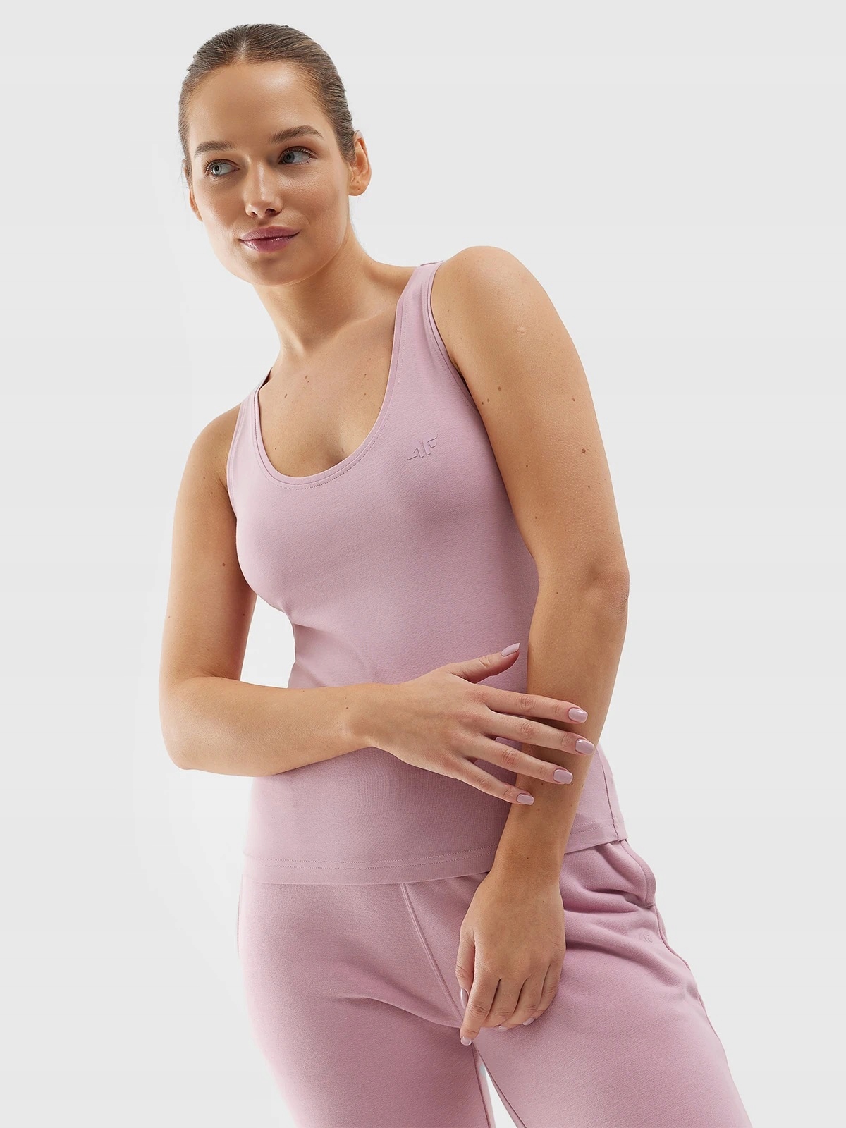 4F TOP DAMSKI KOSZULKA BEZ RĘKAWÓW TSLEF041 RÓŻ M Kod producenta 4FWSS24TSLEF041-56S-M