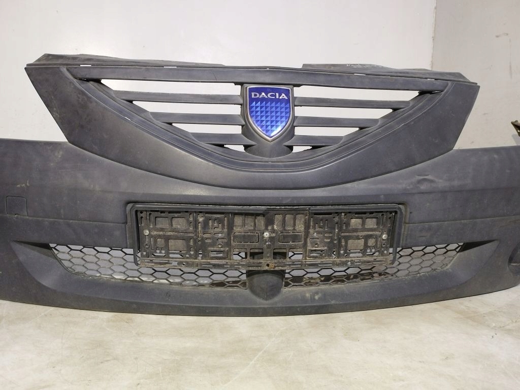 Dacia Logan and bumper front front