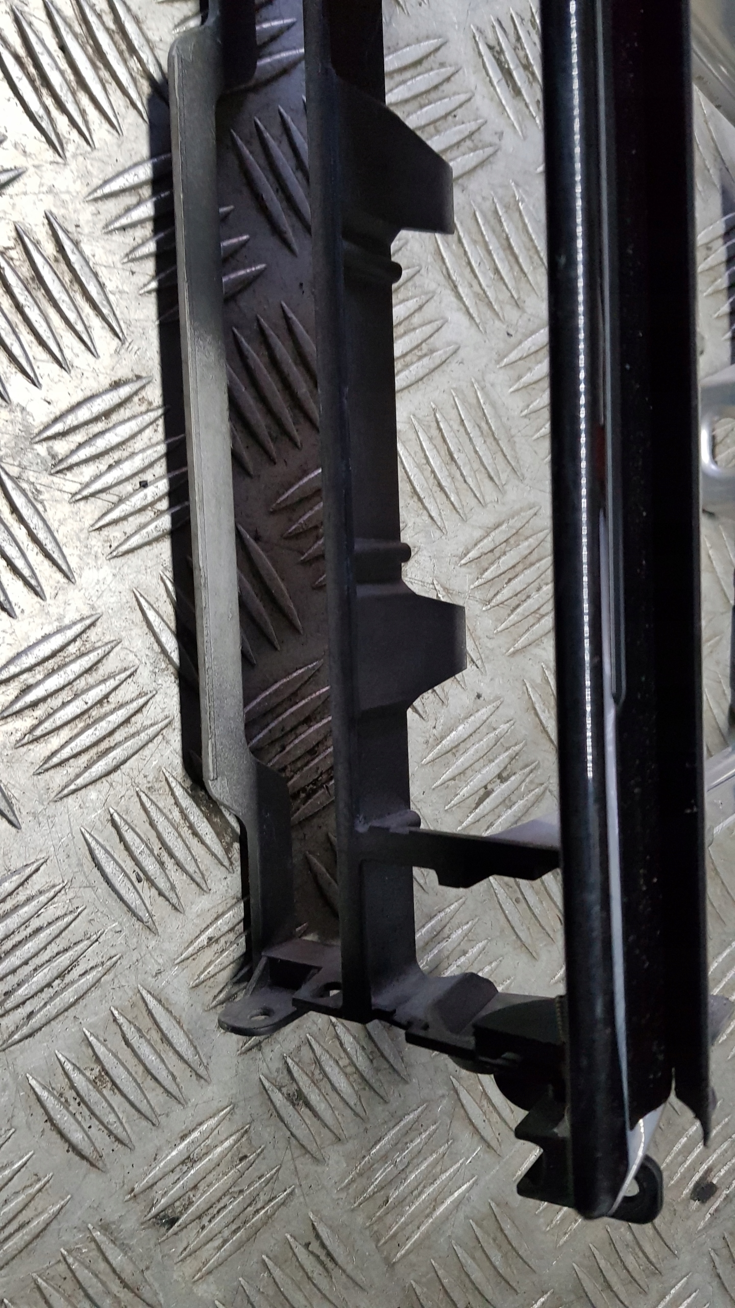 BMW E39 Versteifung Handschuhfach RAHMEN 8196115