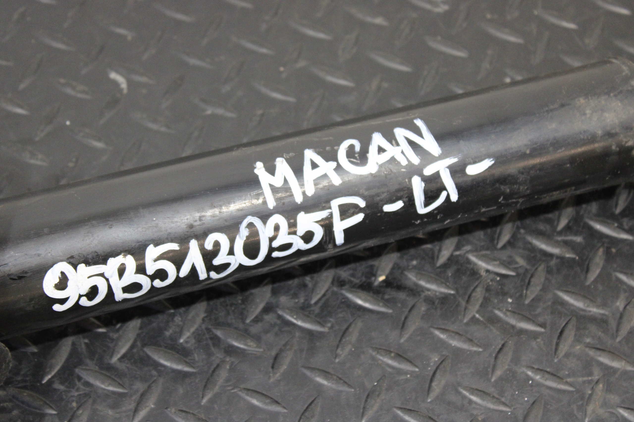 shock absorber left rear part PORSCHE MACAN 95B 95B513035F