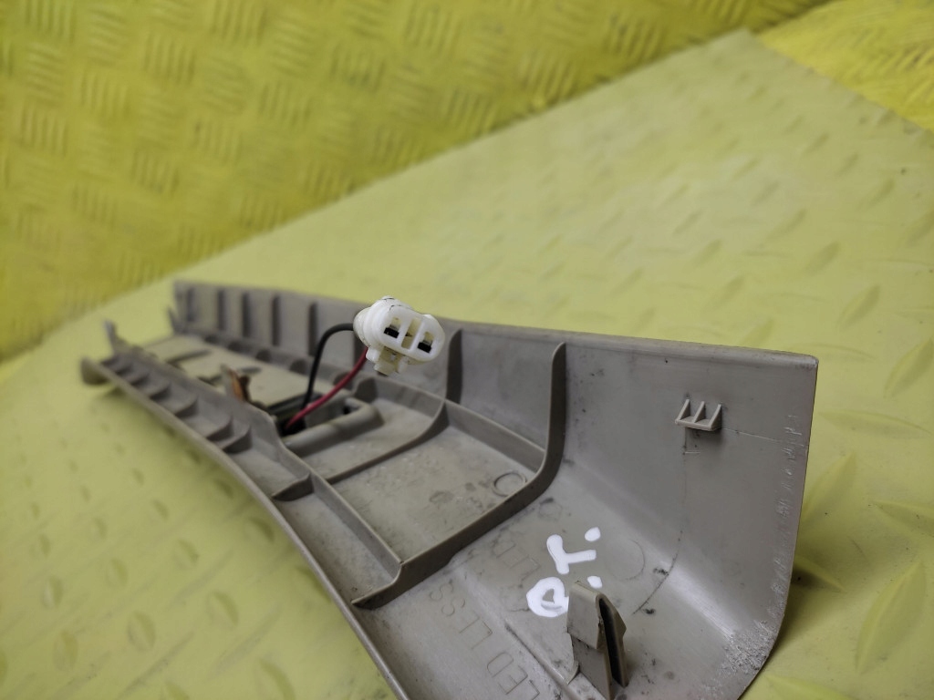 LEXUS RX300 cover cap moulding threshold 6793048010