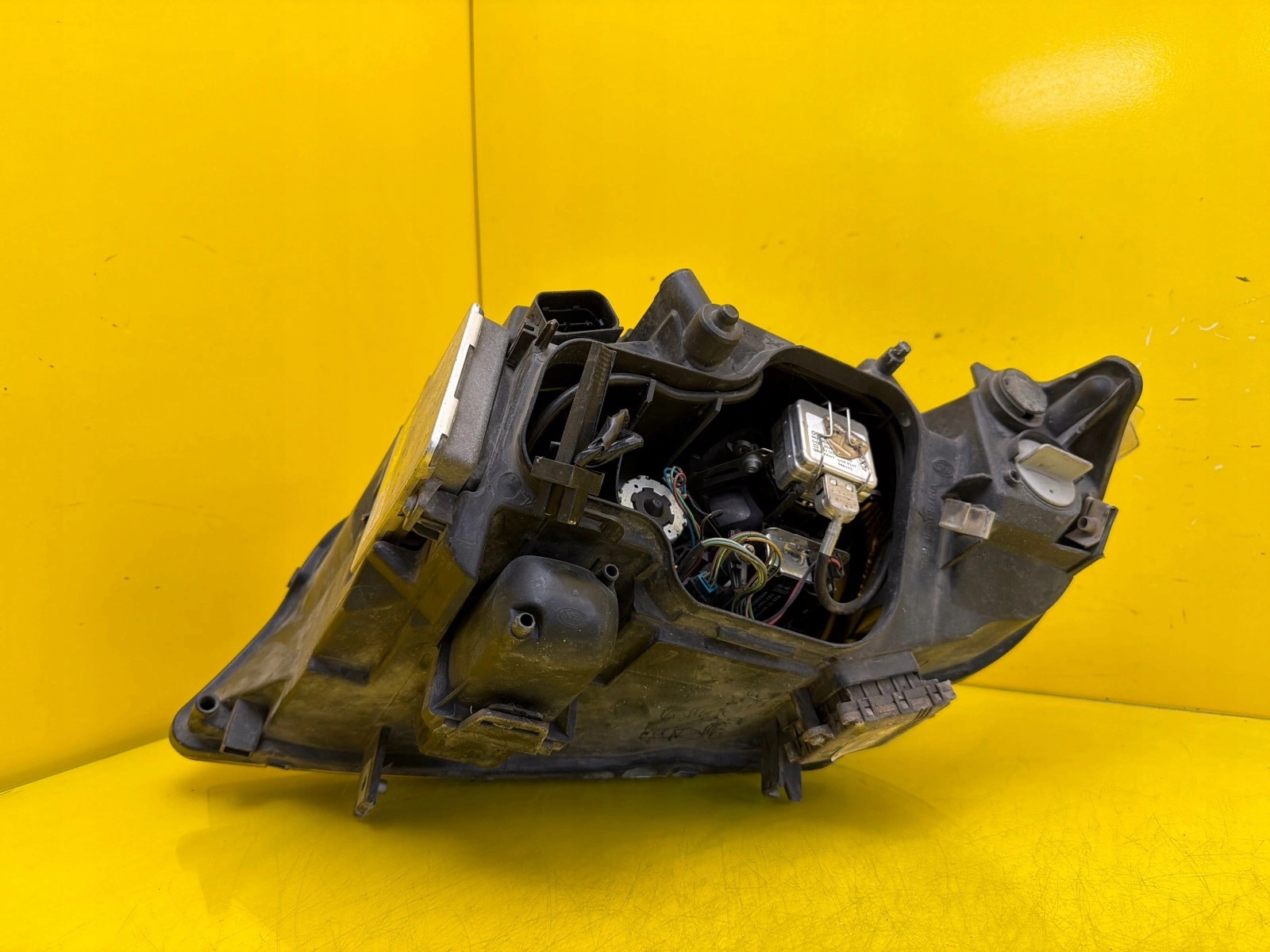 light right BMW 3 E90 E91 Xenon positioning 6942744