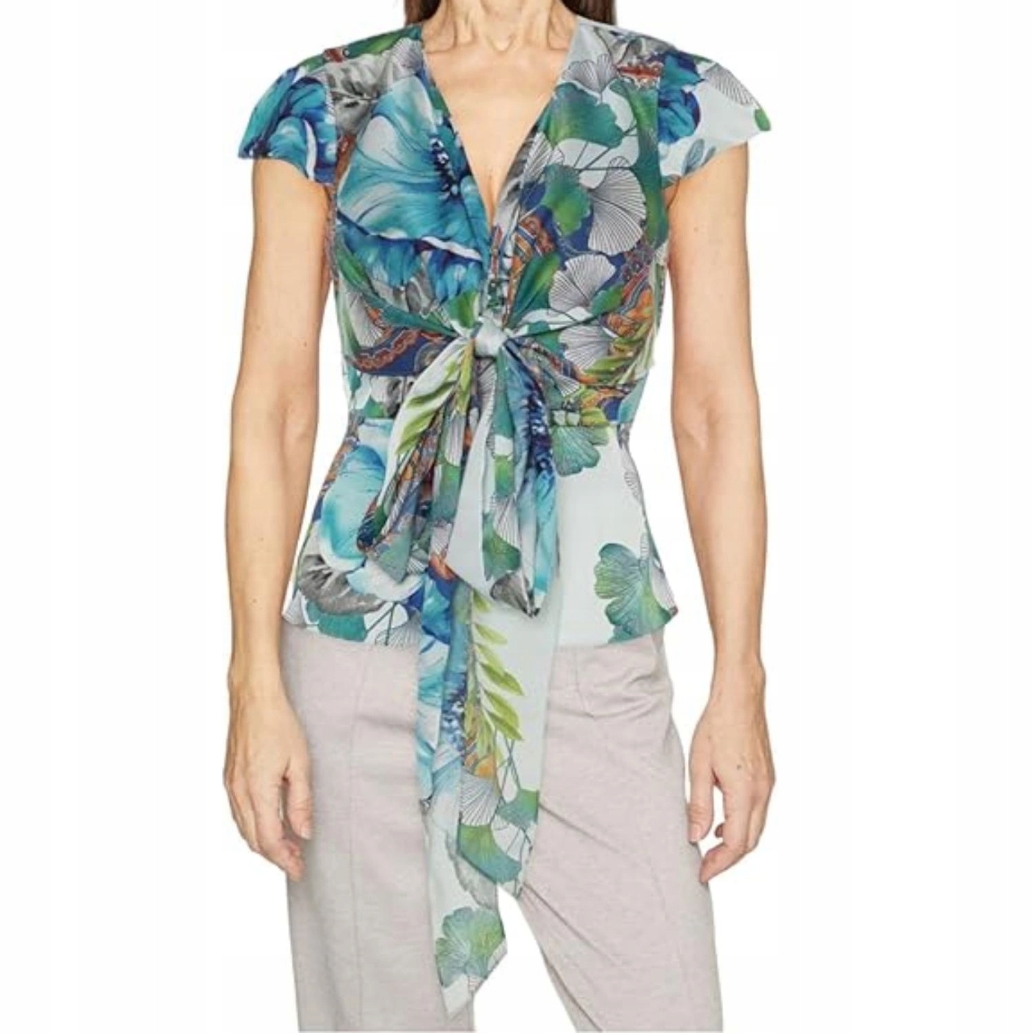 Dámská halenka Guess Marciano je elegantní a volná, módní vzorovaná vel. M