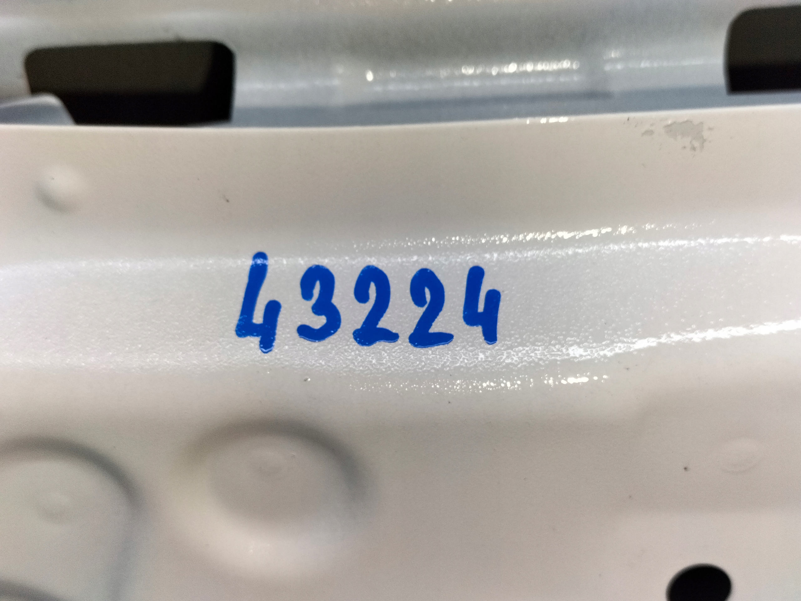 Tür hinten heck rechts TOYOTA COROLLA E21 18- KOMBI