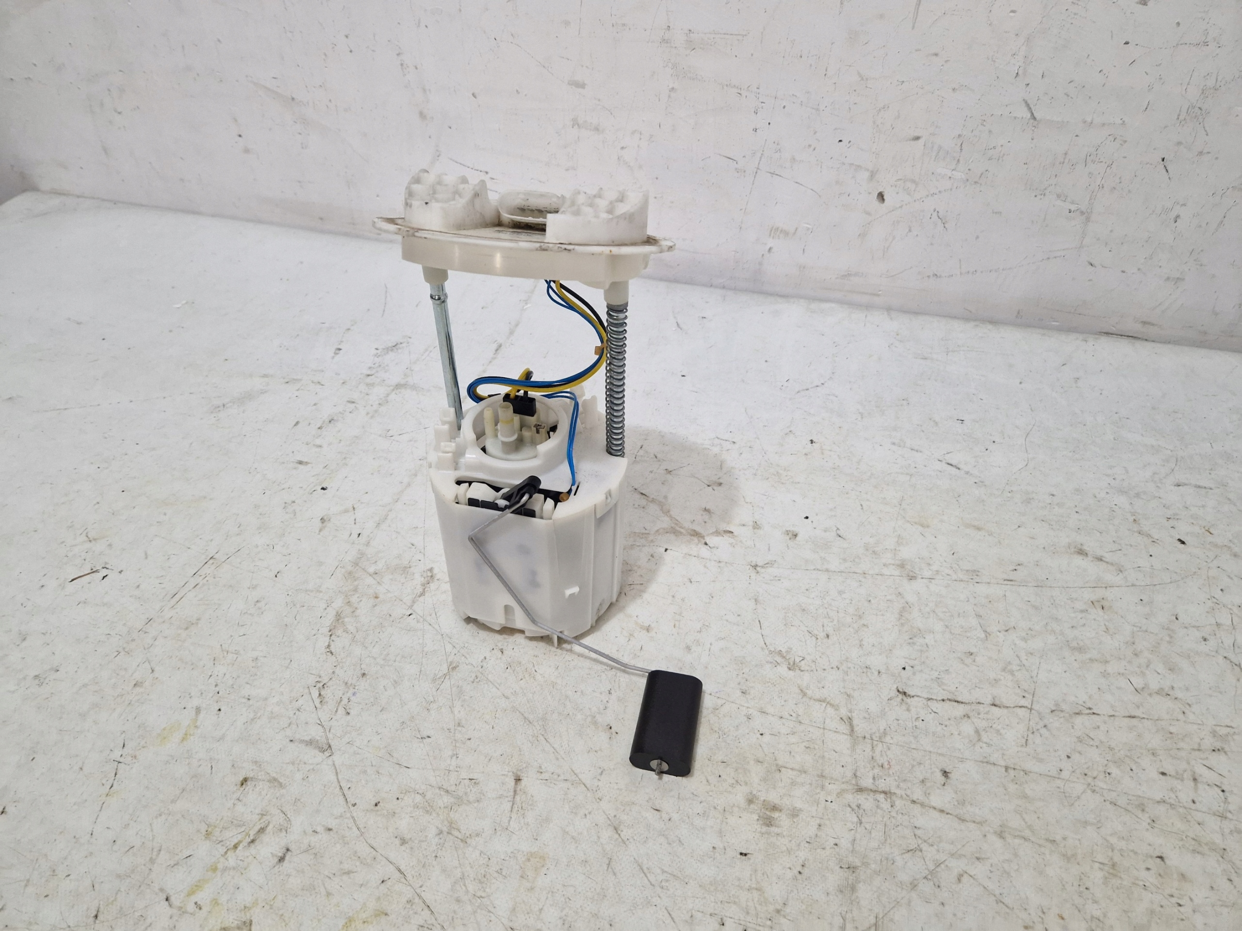 DODGE CHALLENGER CHARGER 15- feed pump 68316784AB