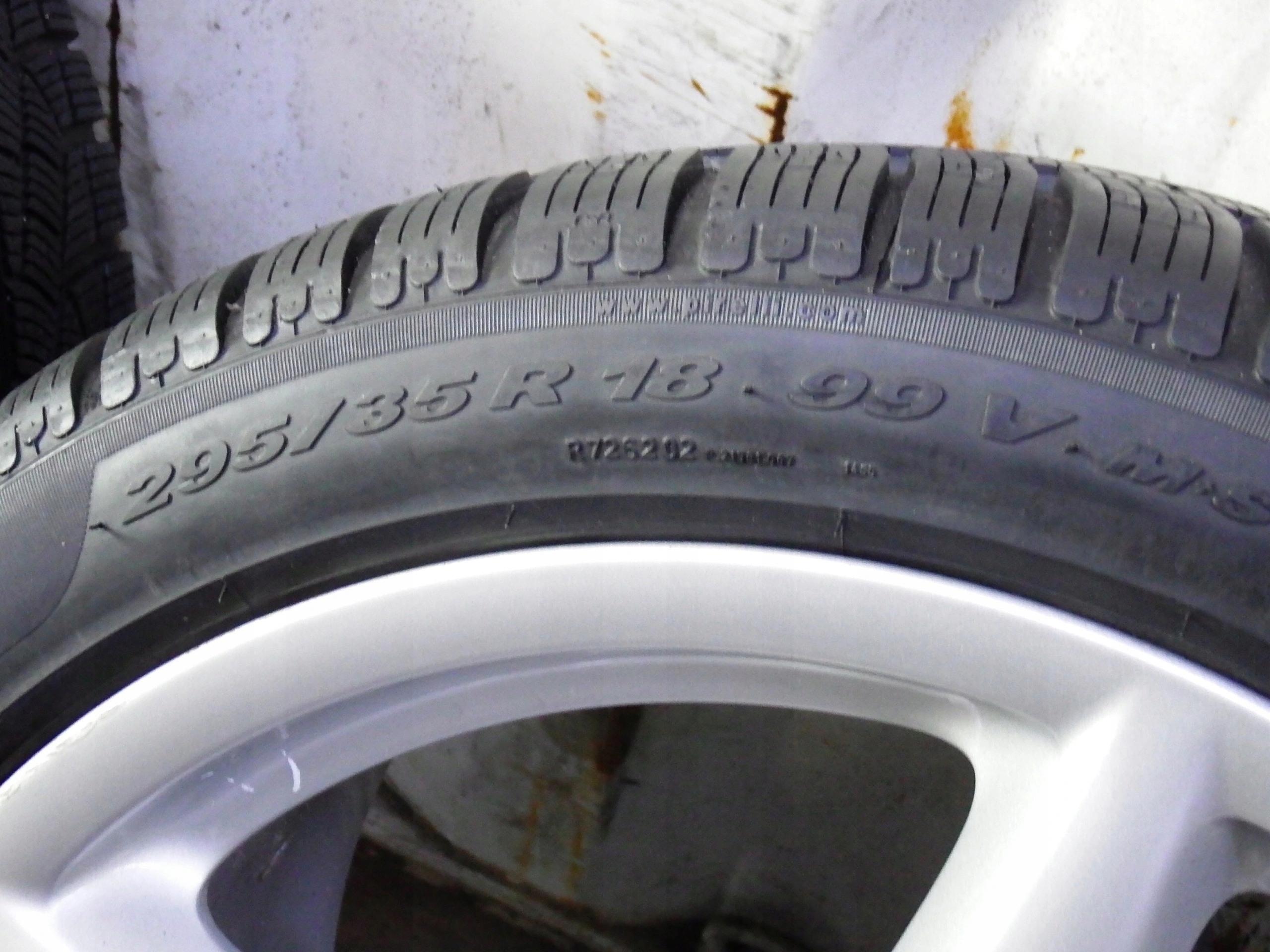 KOŁA PORSCHE 997 911 18" BBS ZIMOWE OPONY Szerokość felgi 8.0