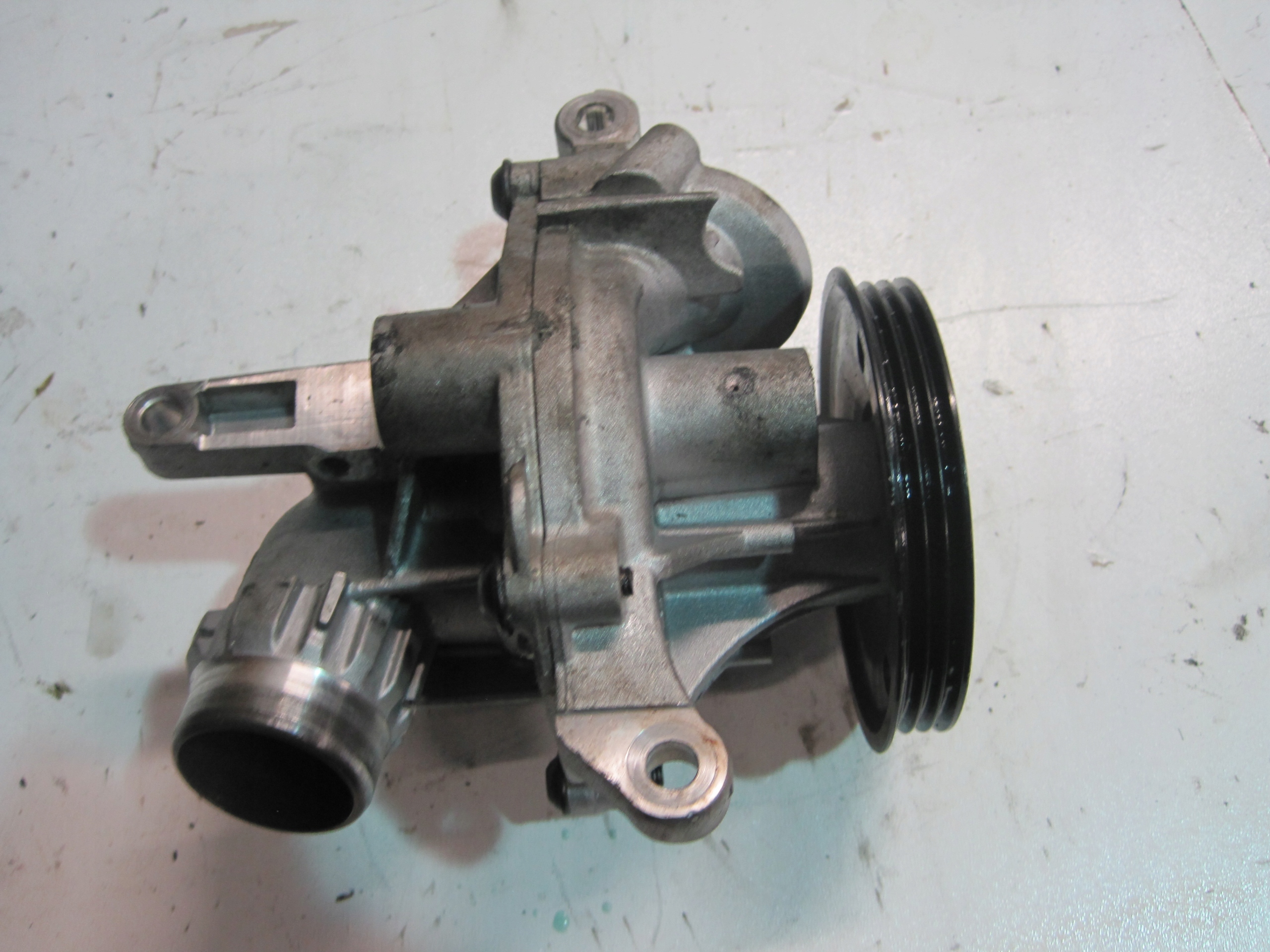 water pump VOLVO XC90 XC 90 II 32382368