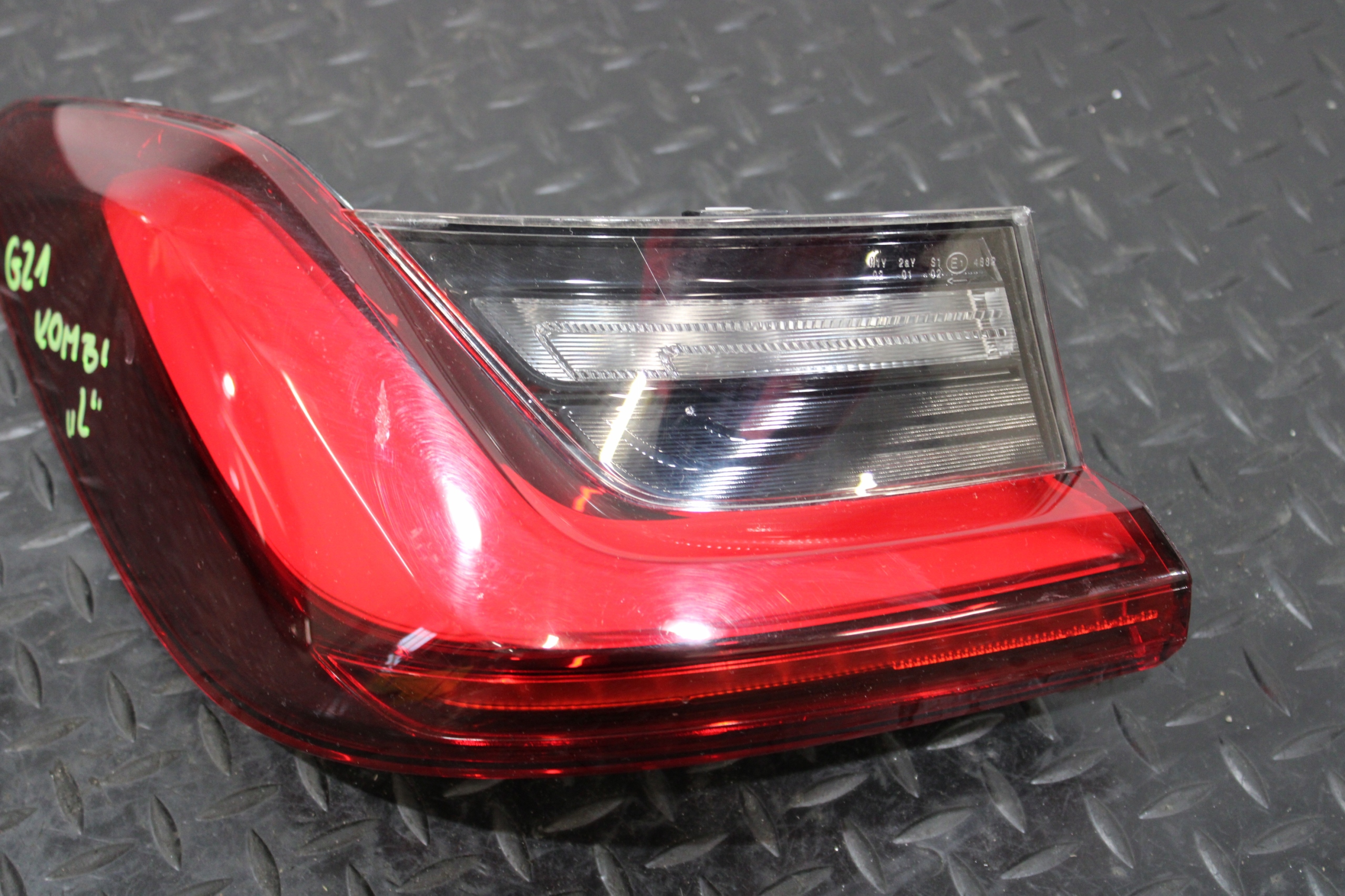 light left rear part BMW 3 G21 2SD2485