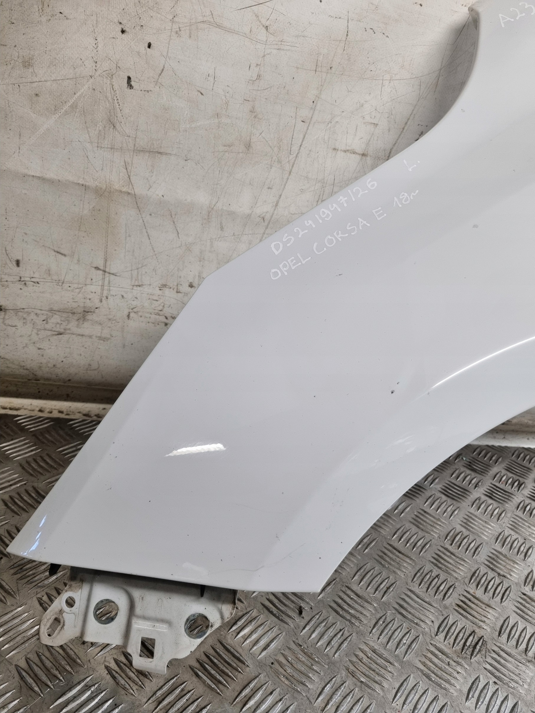 fender left OPEL CORSA E Z40R