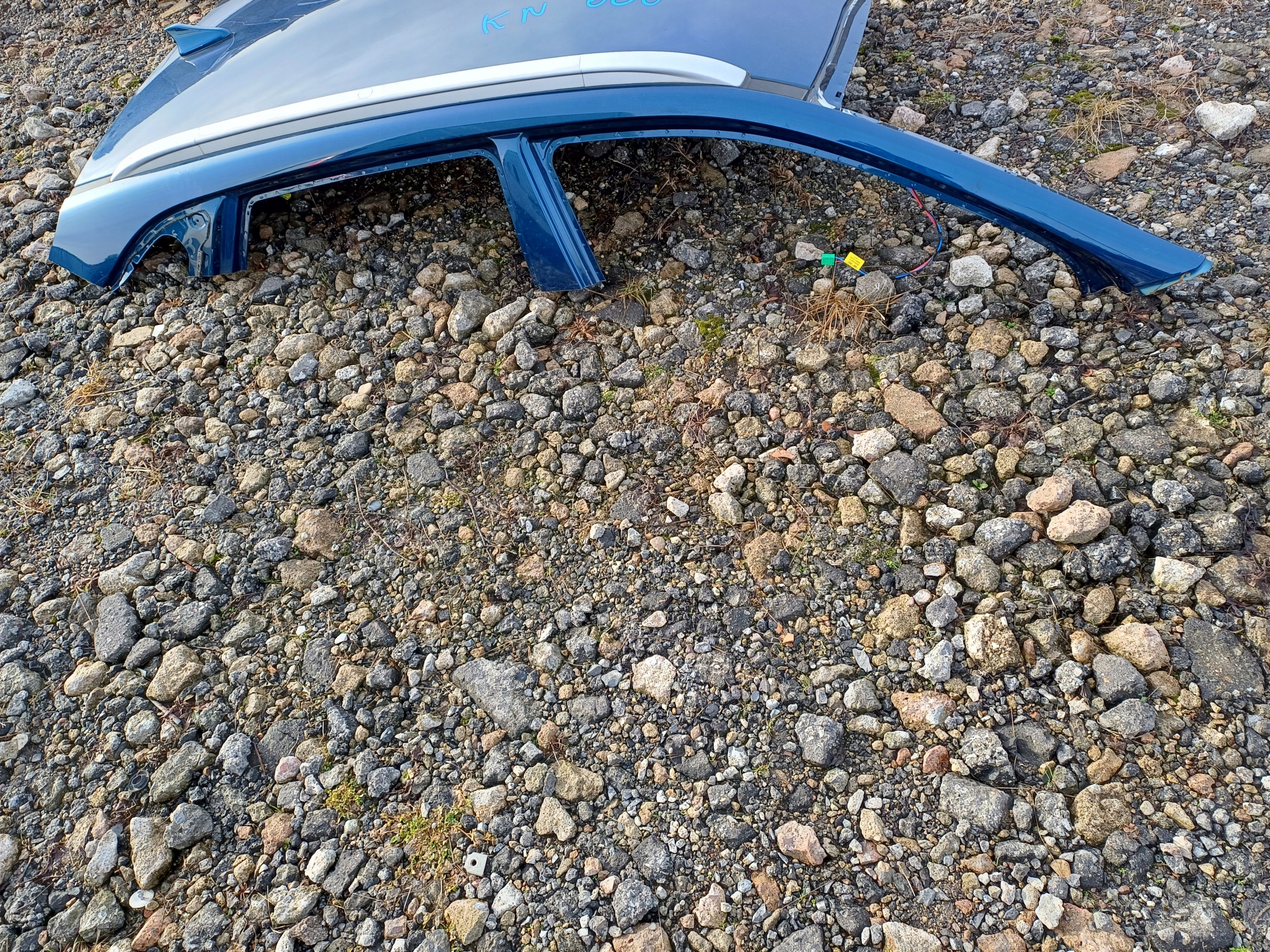 DACH ROOF POSZYCIE SŁUPKI KIA NIRO TWARDY 19r C3U NR.600 Typ samochodu Samochody osobowe