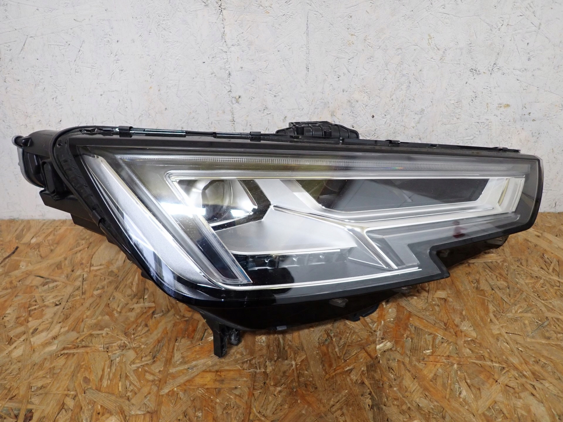 light right REFLEKTOR right FULL LED AUDI A4 B9 8W 2015-2019R 8W0941034