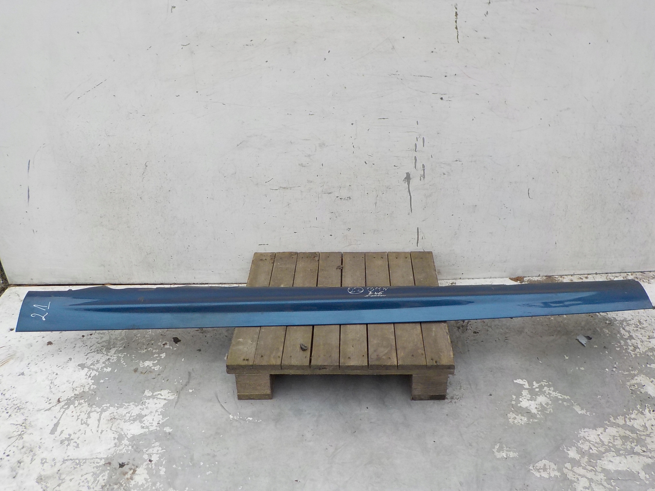 21 BMW 3 E46 m-packet moulding cap threshold left