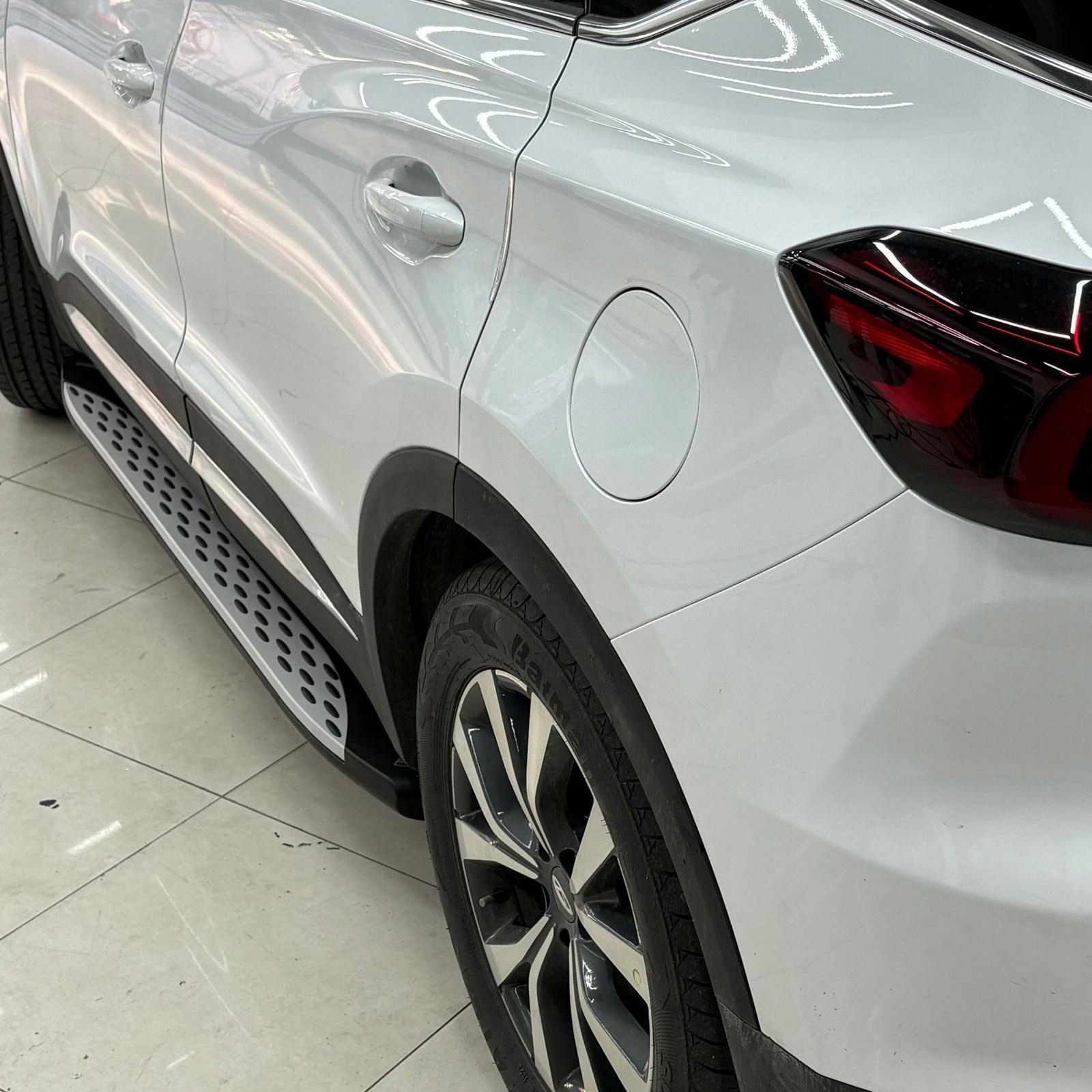 JEEP RENEGADE 2014 + ORUROWANIE PIĘKNE STOPNIE BOCZNE PROGI WYTRZYMAŁE Producent inny