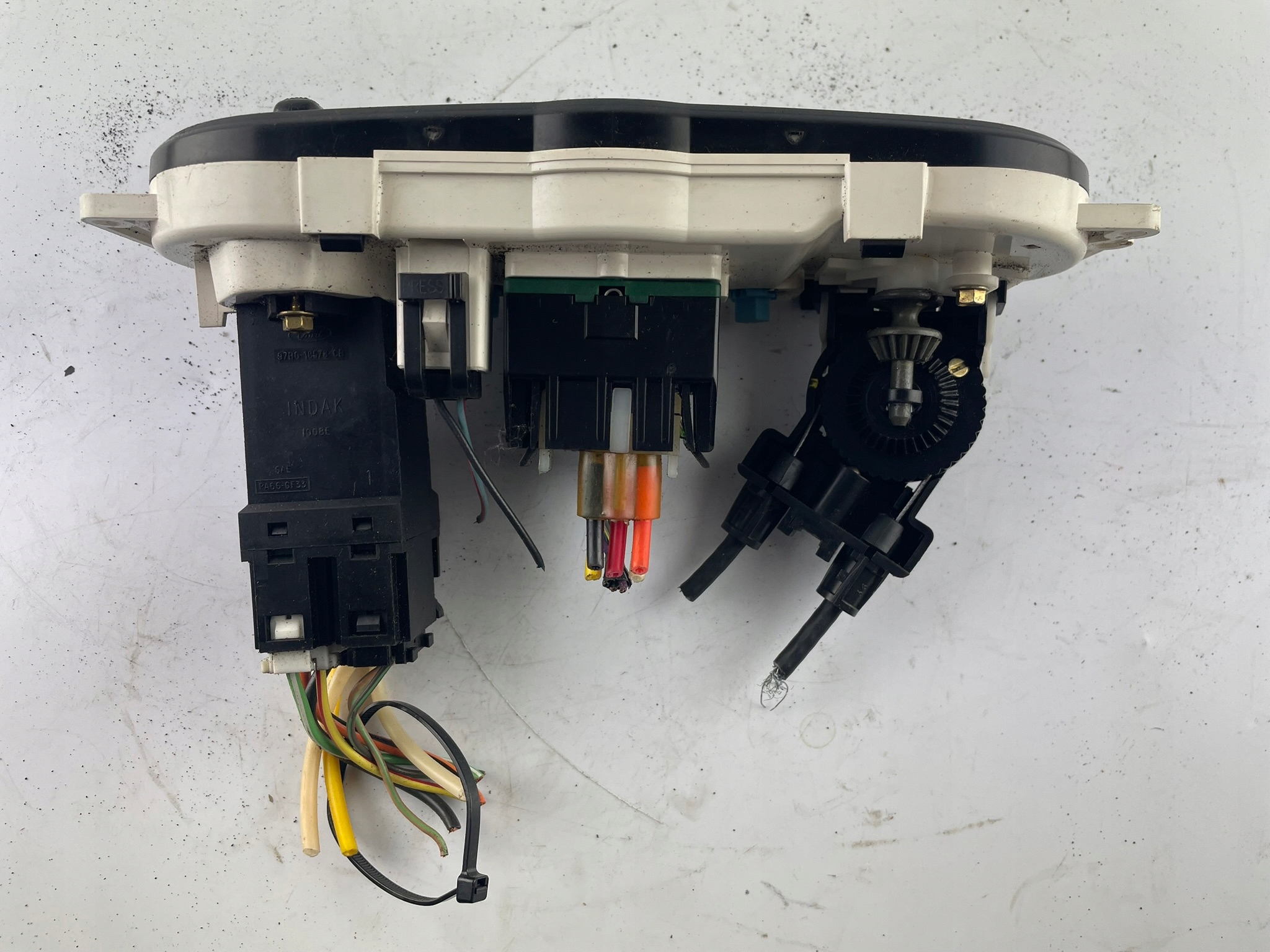 Panel BOCCHETTE YL8H-19980-D Mazda Tribute EP europejski