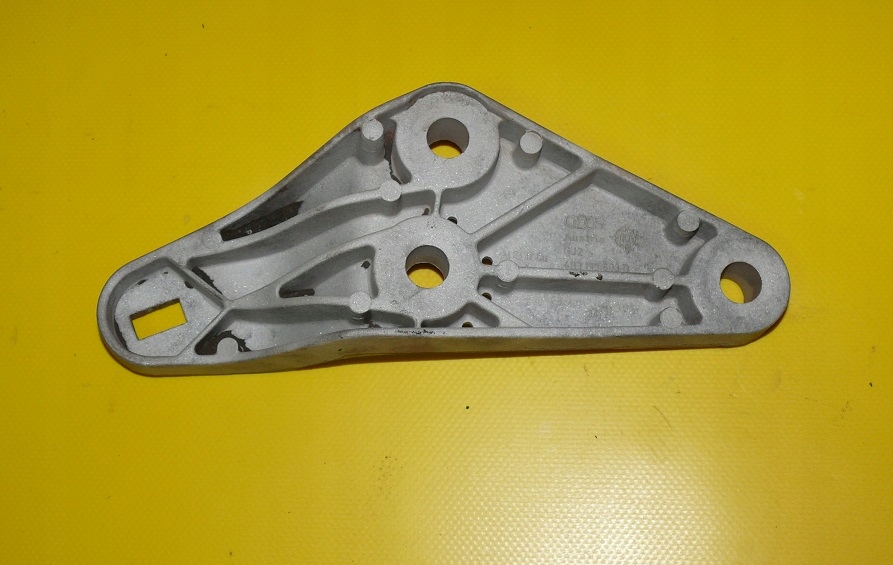 bracket holder engine mount AUDI S6 A6 C5 4.2 V8 FL 4B3199603B