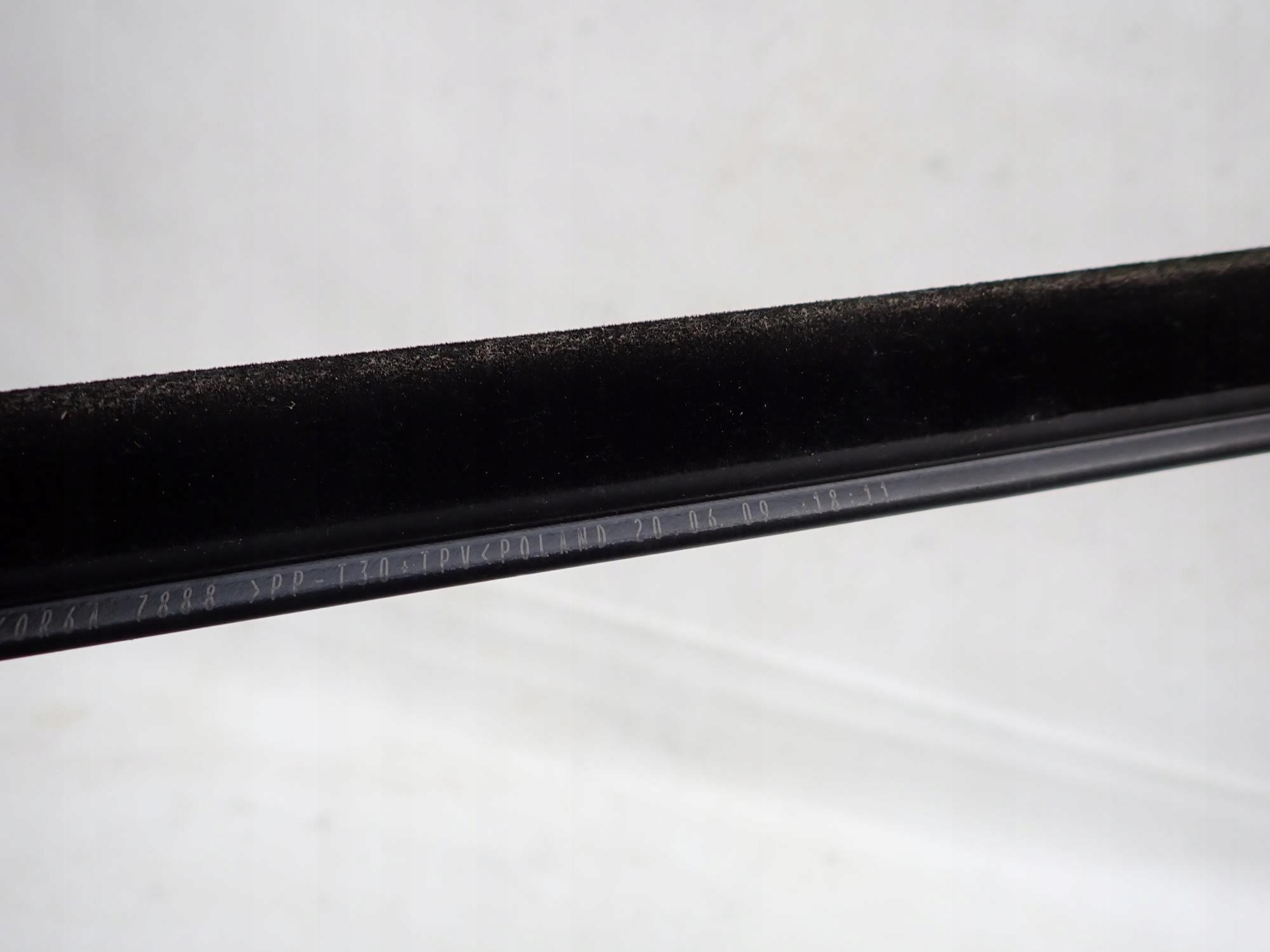 VOLVO XC40 17-> moulding dust door left front