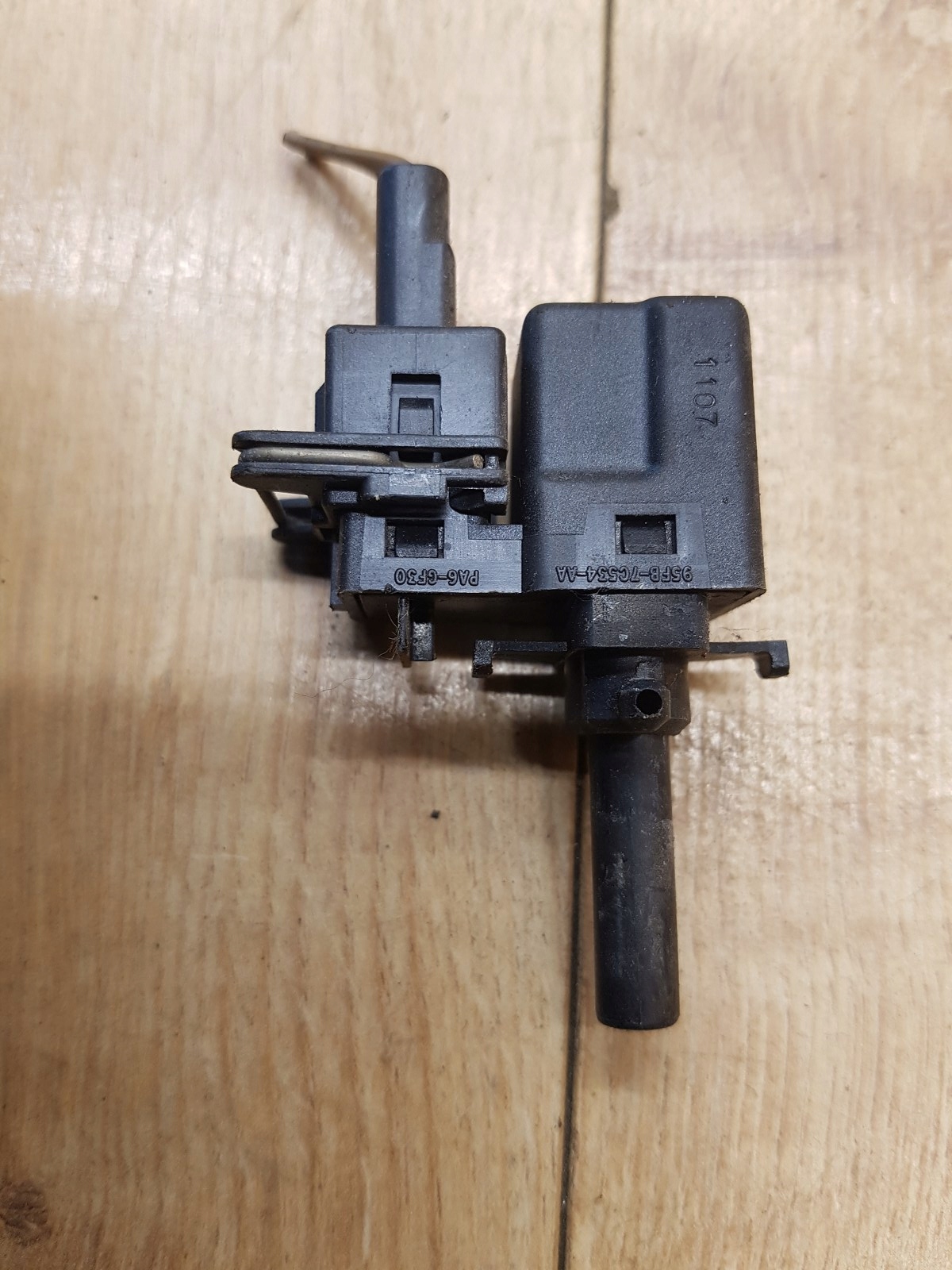 Schalter Leuchten STOP FORD KA 95FB-7C534-AA