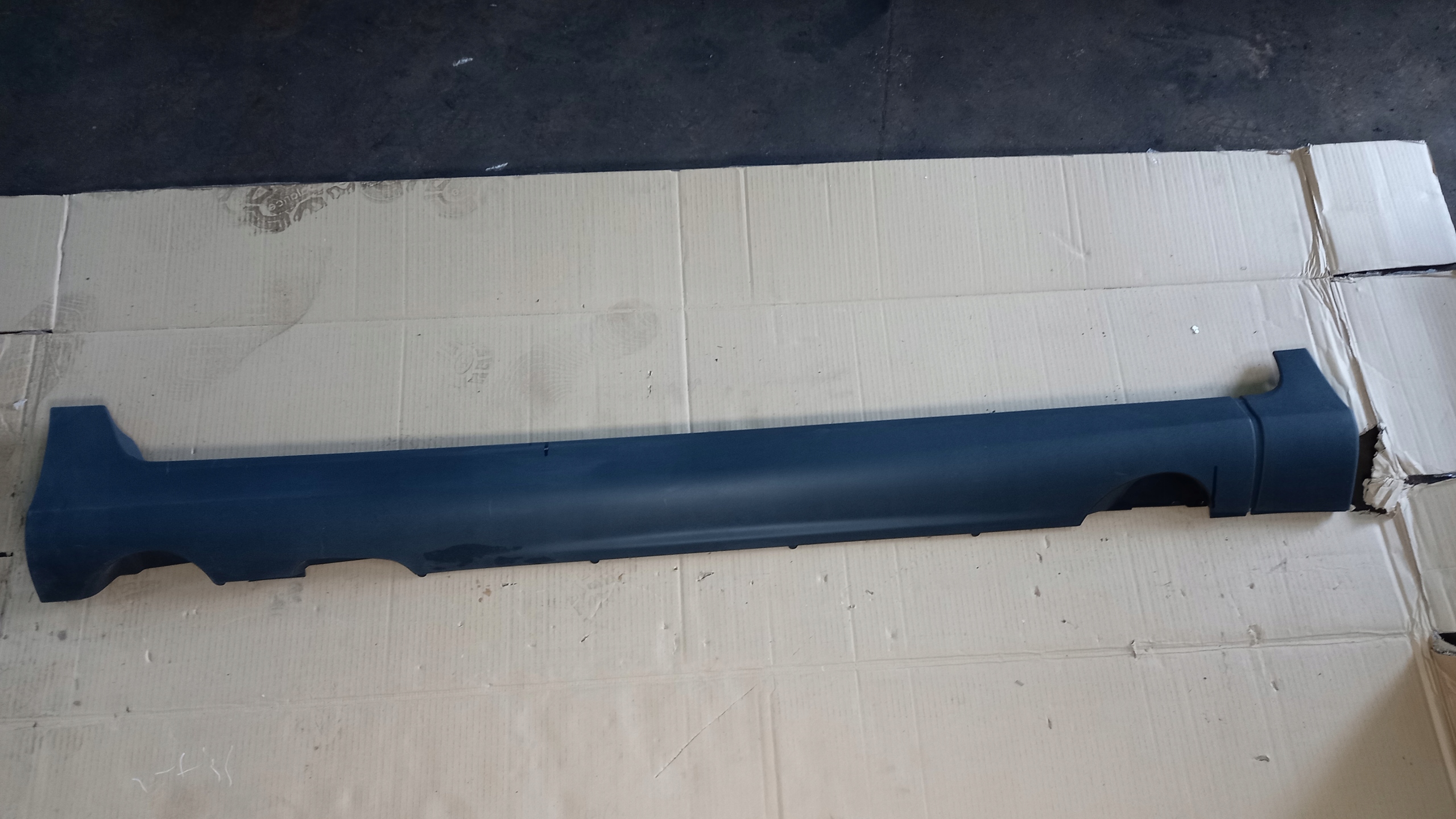 LISTWA PROGOWA PRAWA 31349518 VOLVO XC60 08-13