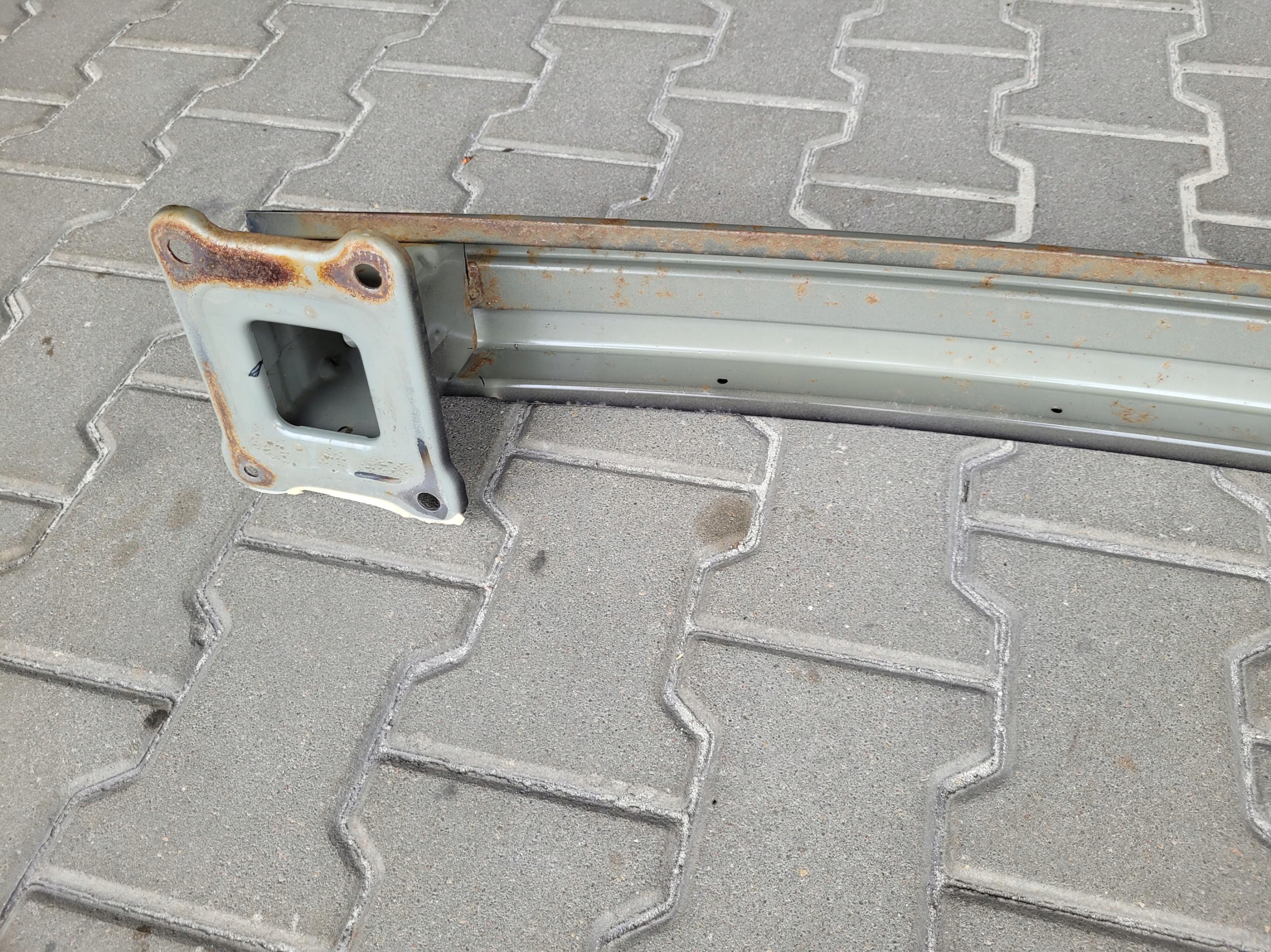 sider rear part rear pillar below bumper MG HS and