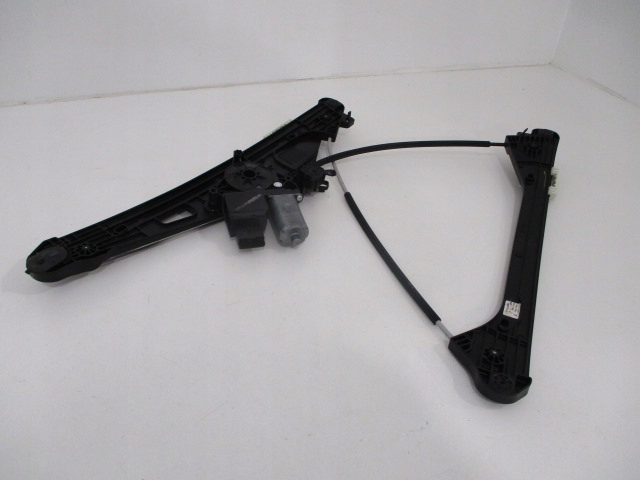 DS7 CROSSBACK ELEKTRYCZNY PODNOŚNIK SZYBY PRAWY PRZÓD 6 PIN 9819535480