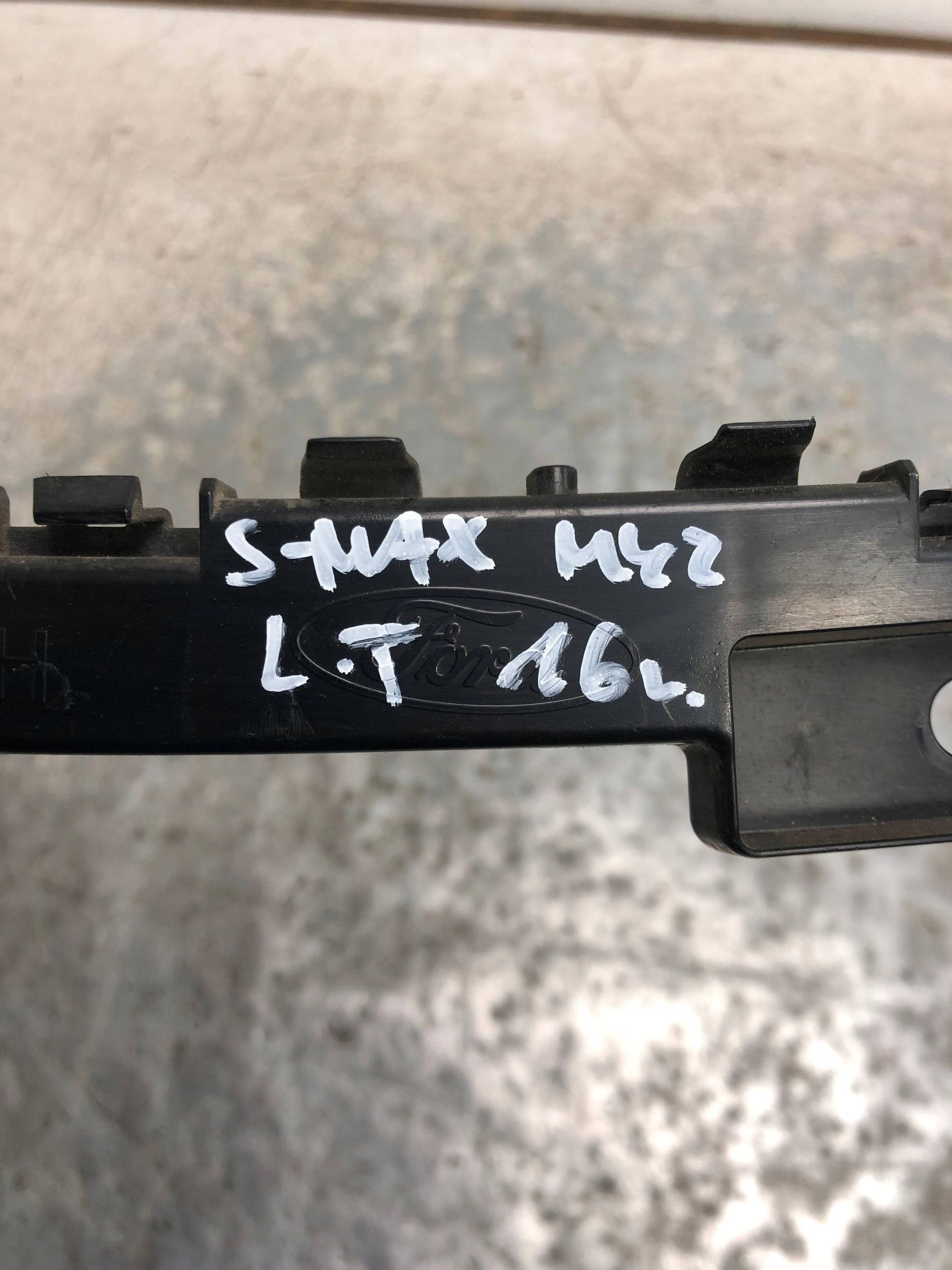 bumper bracket left rear part FORD S-MAX MK2 EM2B-17E851-A