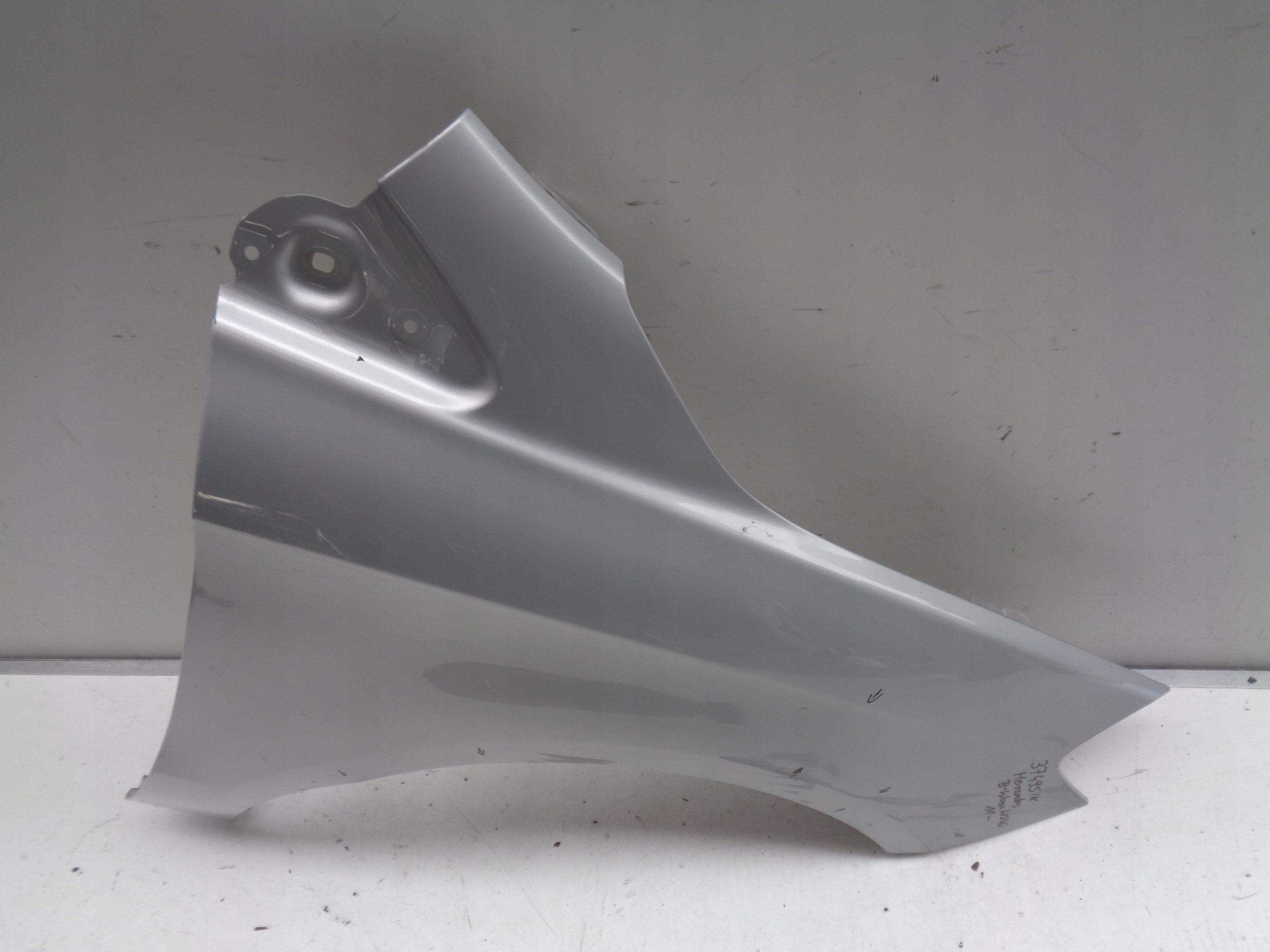 fender right front MERCEDES B-KLASA W246 11- NR 37495