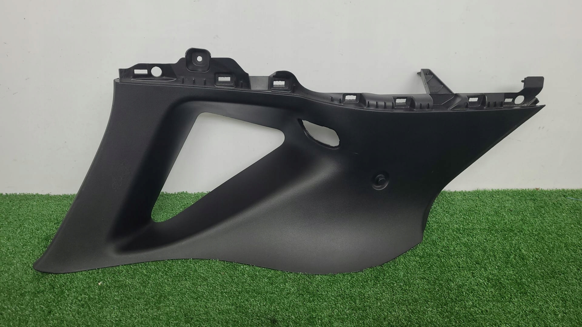 Lv4b-s31149-aew - Накладка стойки слева сзади Ford Kuga Mk3 ST-Line orig