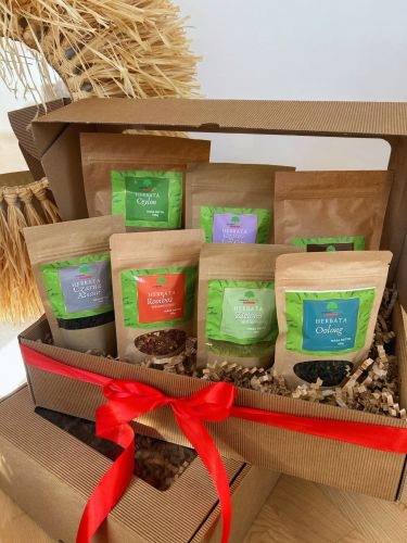 Levně Dárková sada čaje 7 aromatických čajů jako dárek ke dni žen