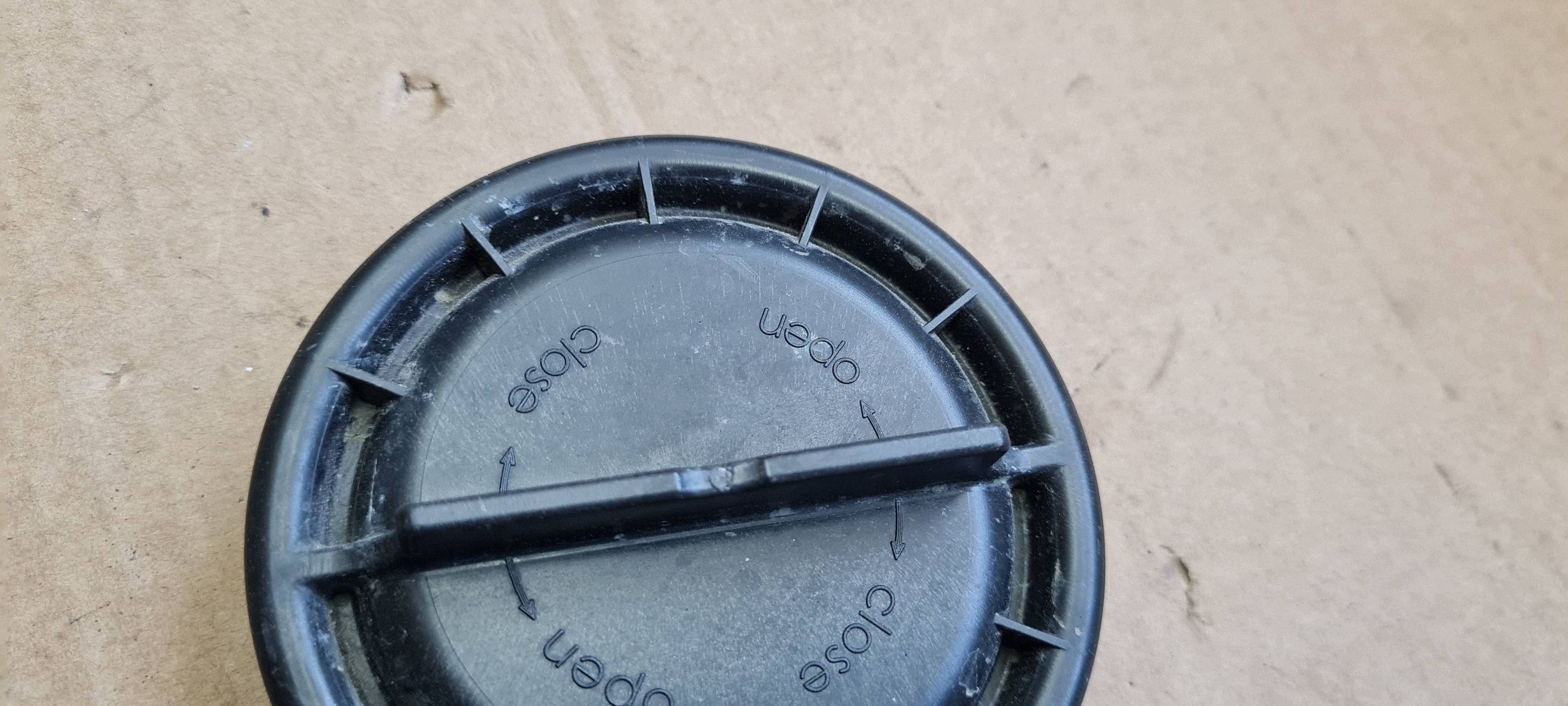 A4 B8 LIFT spoiler cap lights front 1305219152 A5 8T LIFT