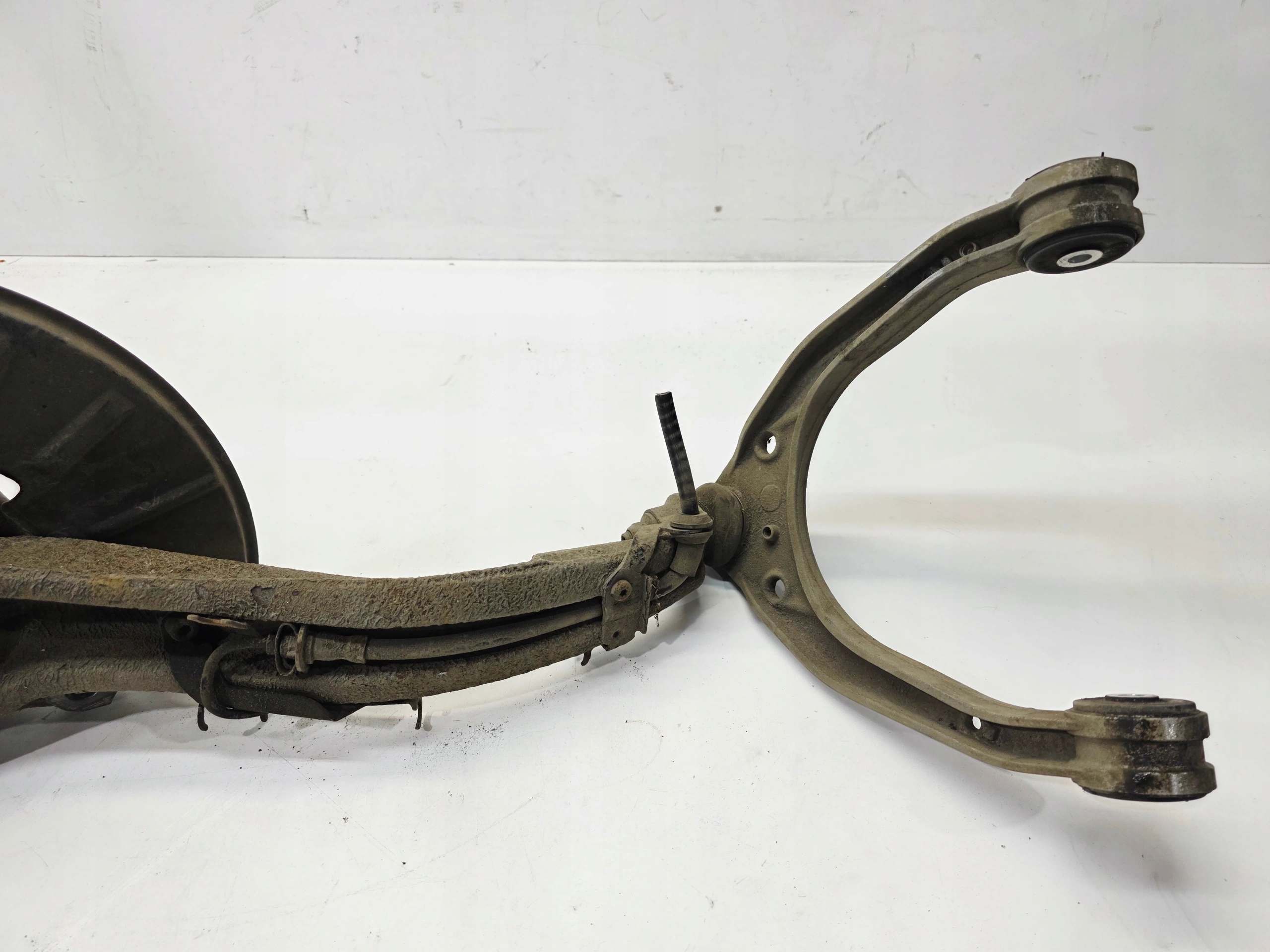 otoč čepu levý předek AUDI Q7 4L 7L0407257A