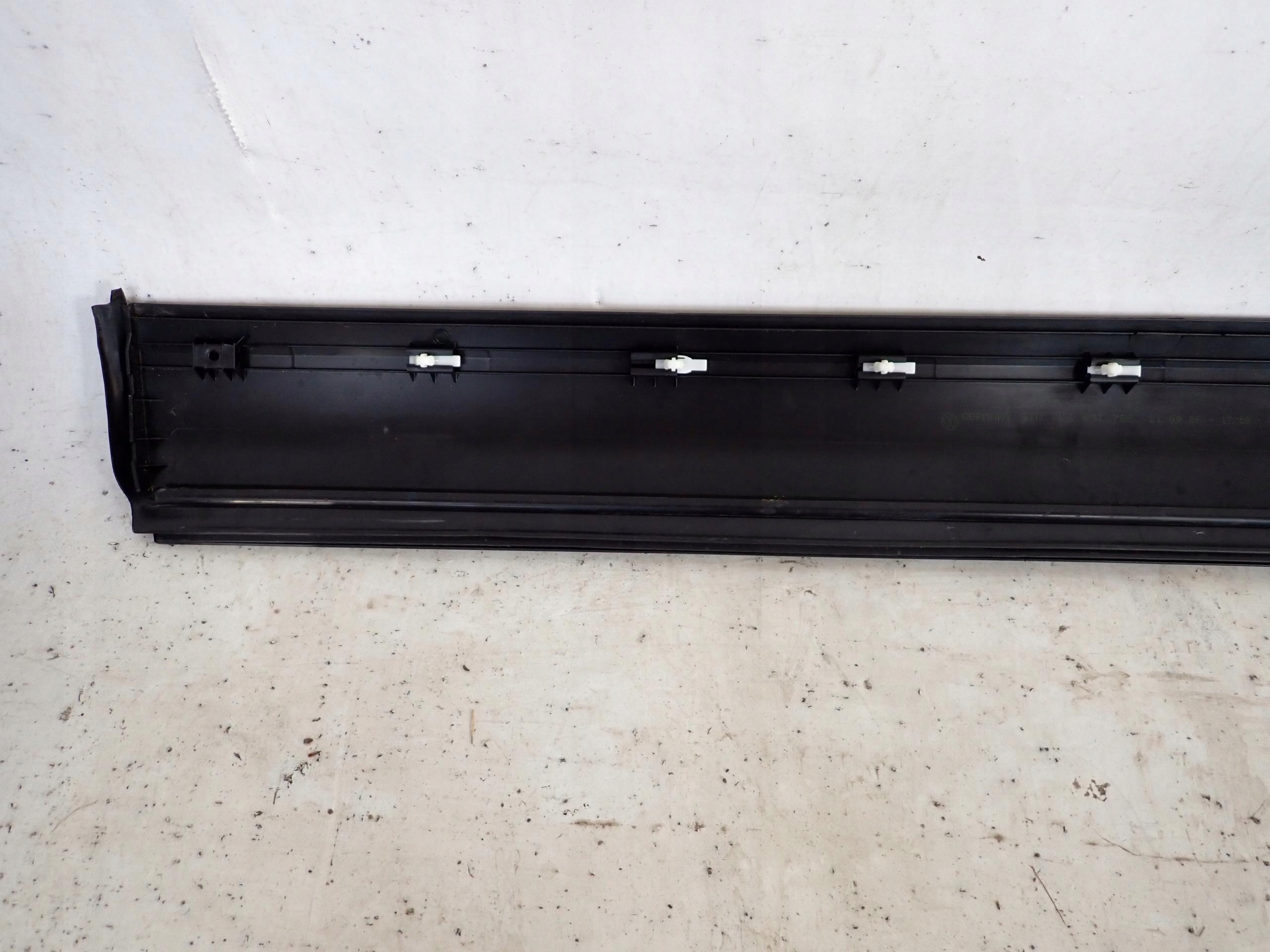 VOLKSWAGEN TOUAREG 7L moulding door left front front 7L6837788F