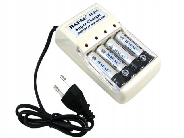 ŁADOWARKA + 4 AKUMULATORKI PALUSZKI R6 AA 5500 mAh