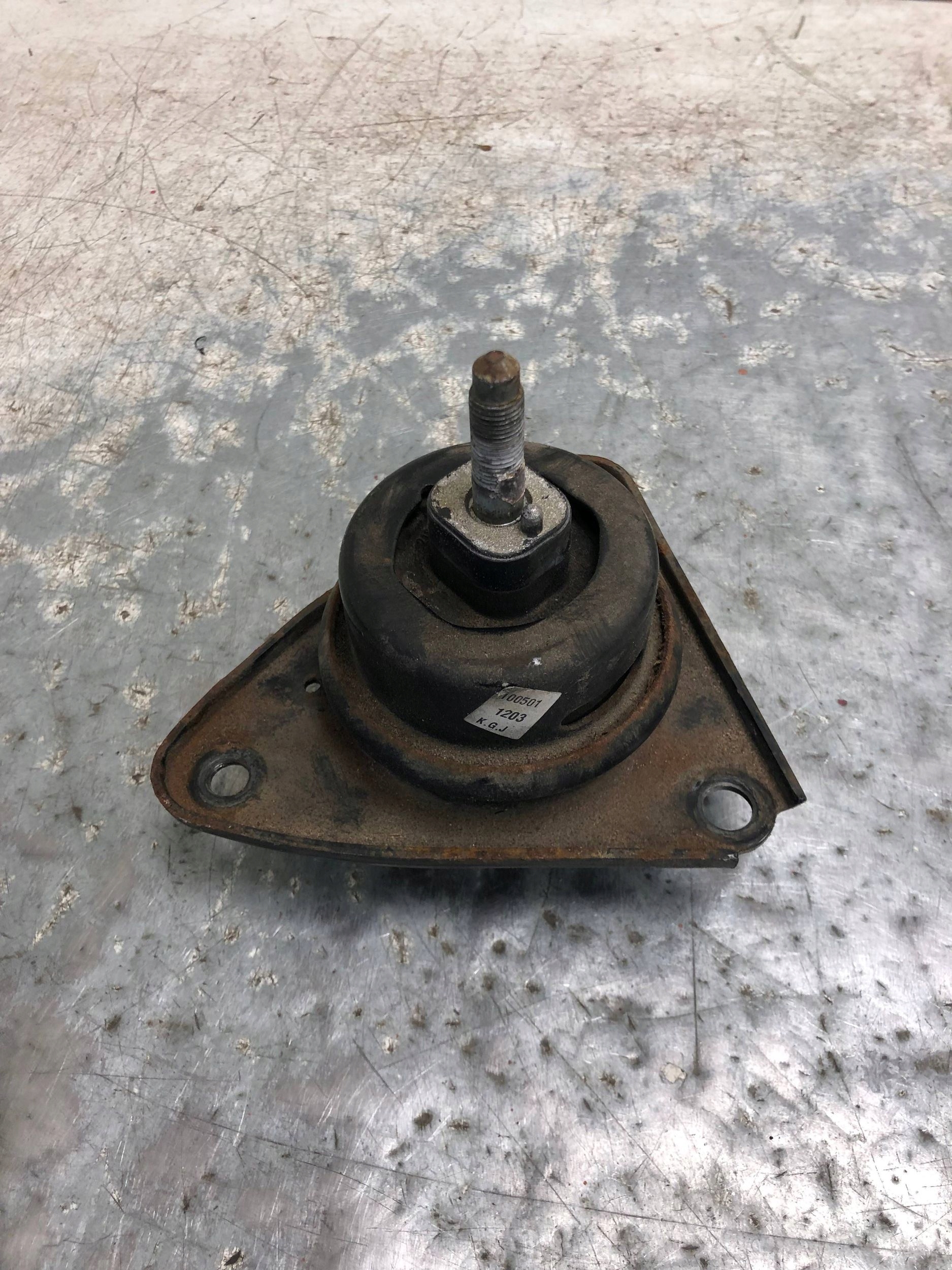 holder engine mount HYUNDAI I30 and LIFT