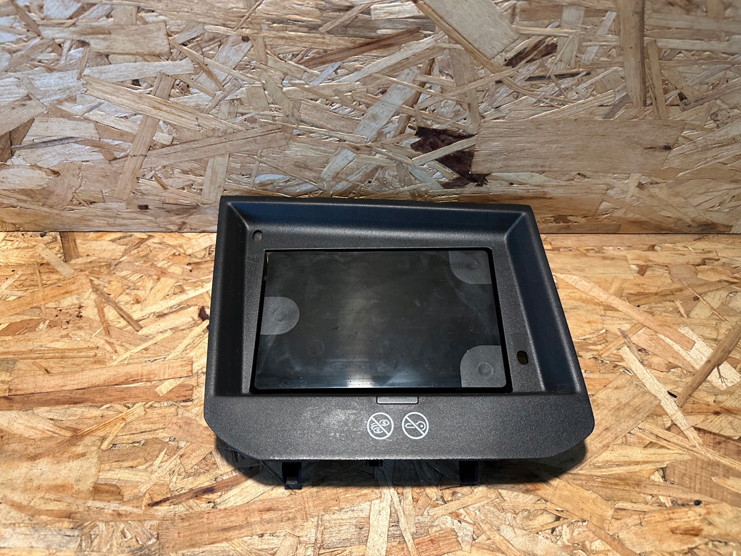 981340328001 - ІНДУКЦІЙНИЙ ЗАРЯДНИЙ ПРИСТРІЙ PEUGEOT 3008 CITROEN DS7