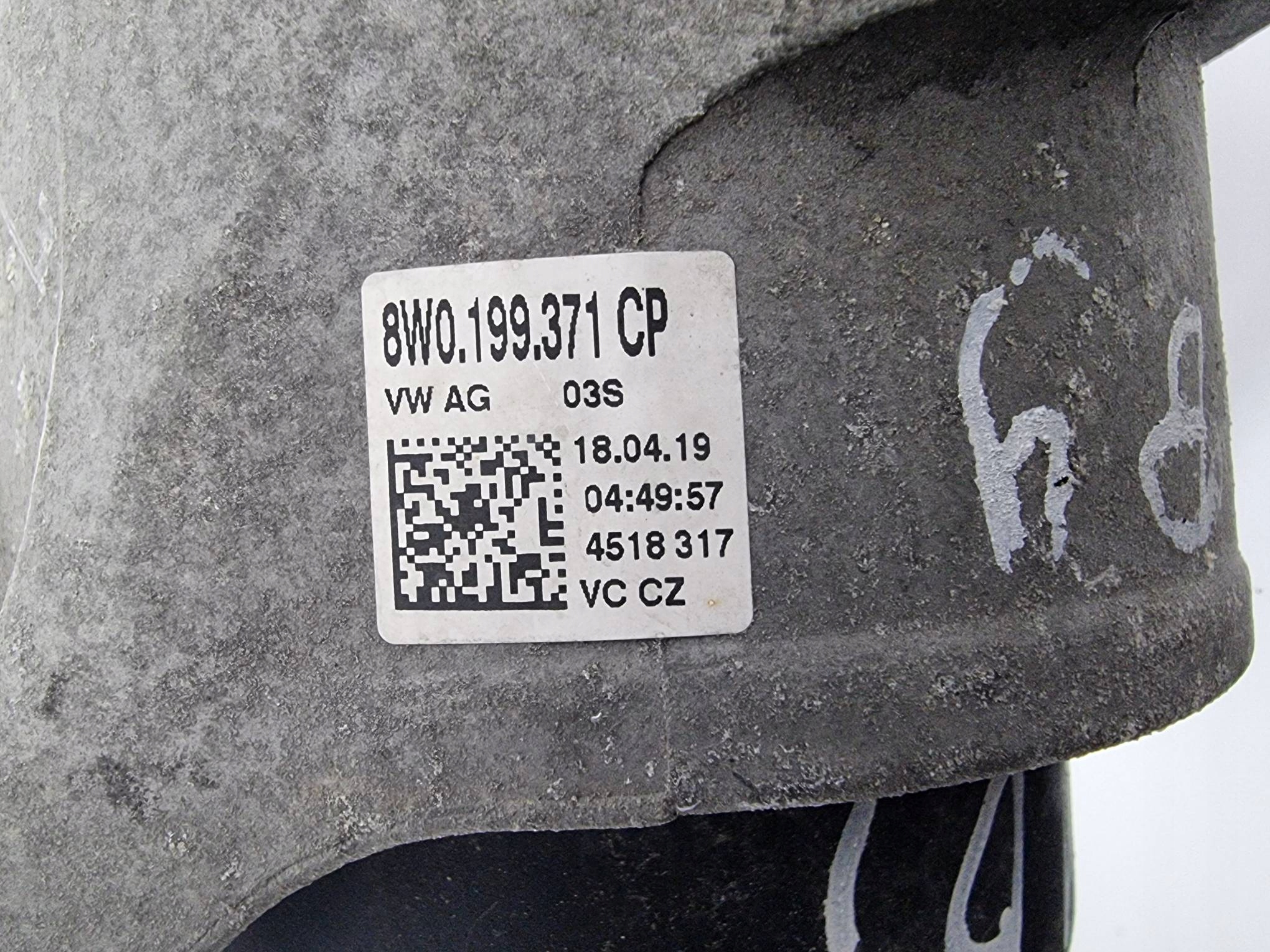 engine mount 8W0199371CP 2.0 TDI AUDI A4 B9