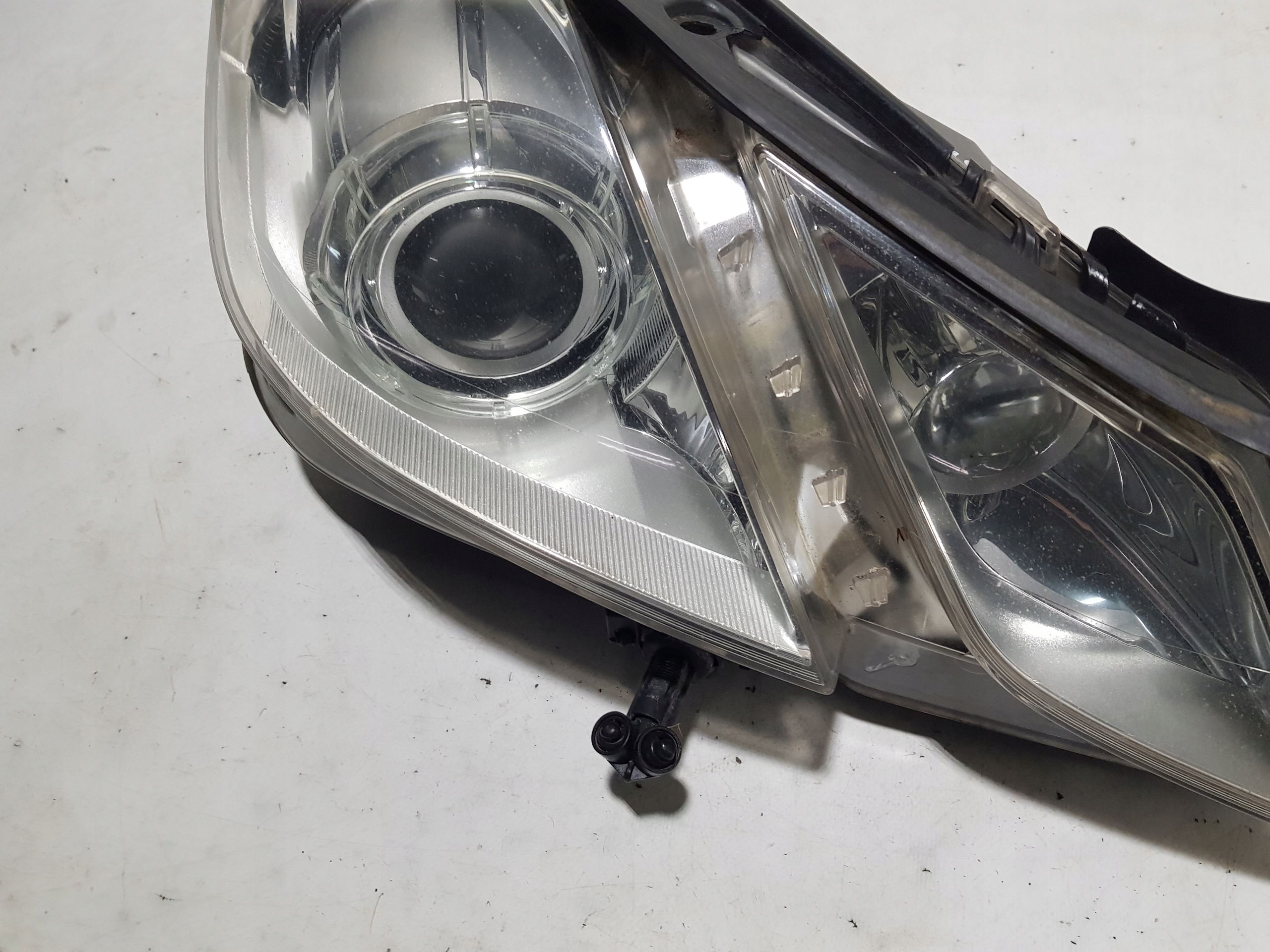 light XENON BI-XENON right front MERCEDES W207 C207