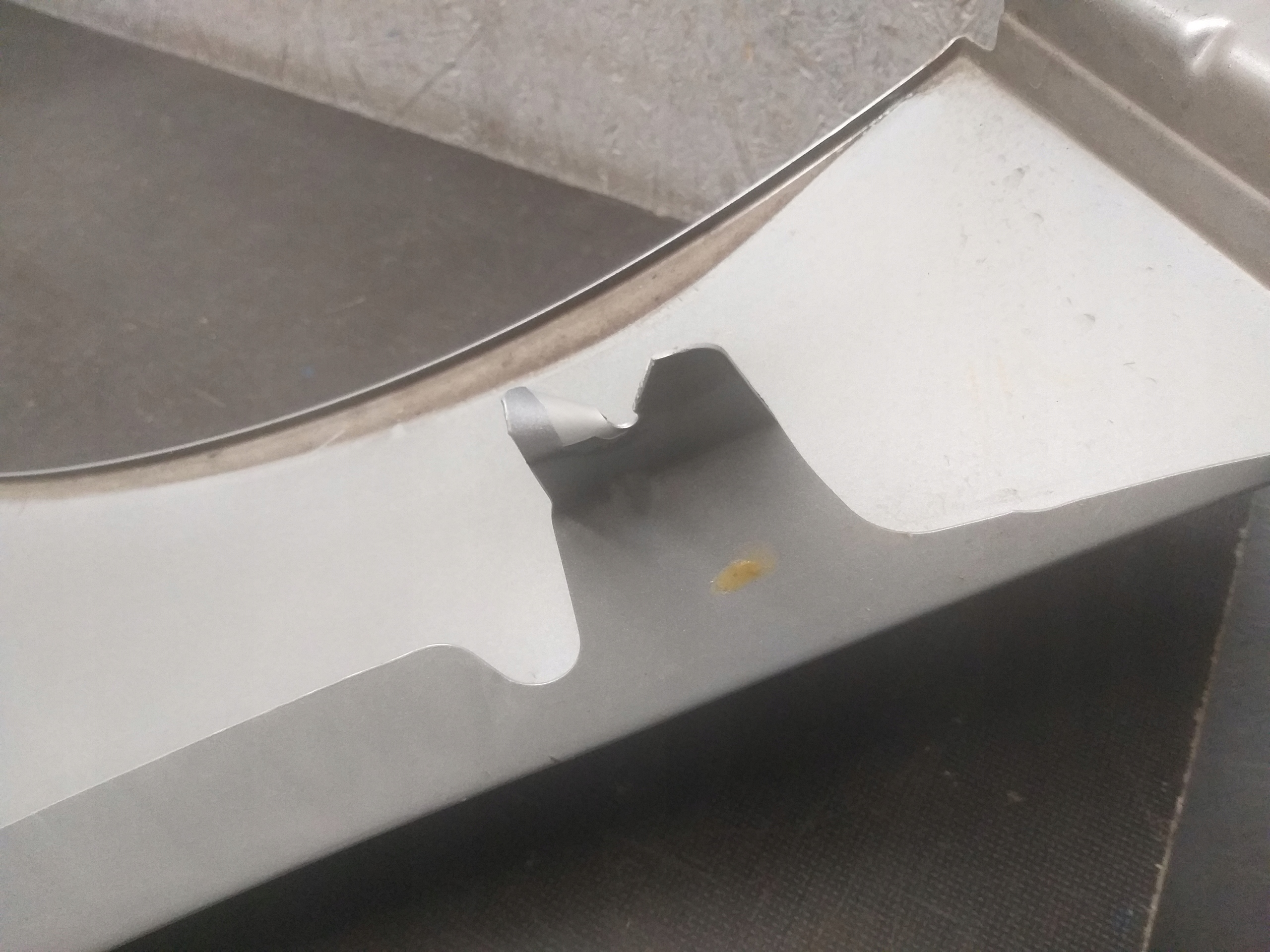 fender front left MERCEDES B KLASA W247
