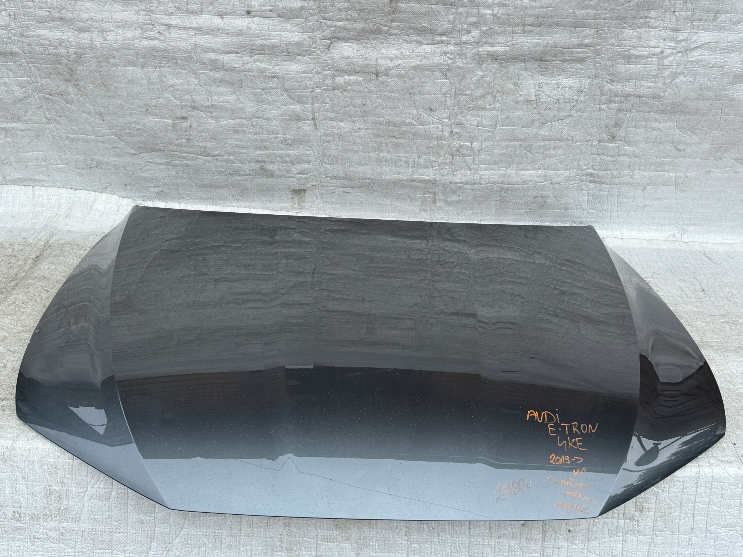 AUDI Е-ТРОН КАПОТ КРЫШКА ДВИГАТЕЛЯ OEke823029 Lz7f 47km