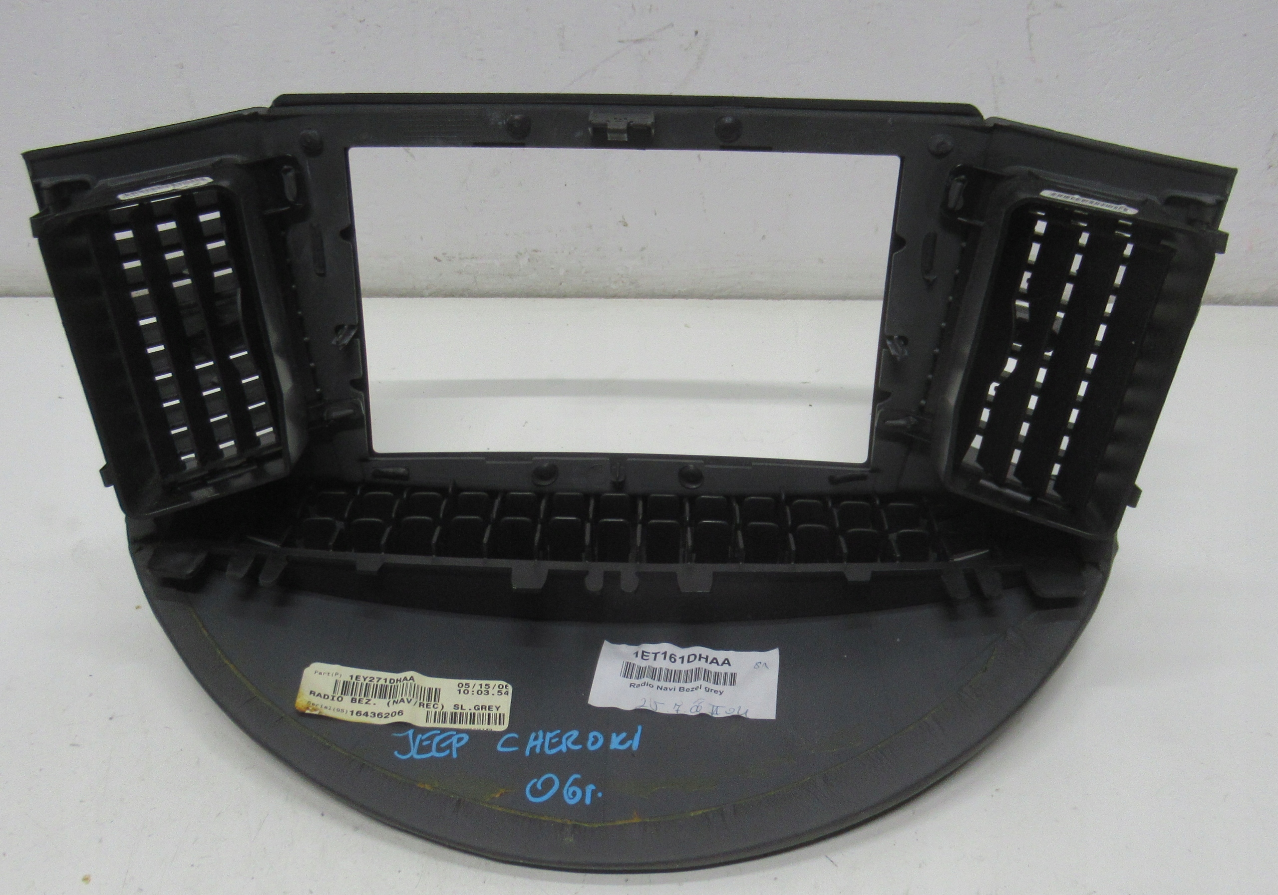JEEP CHEROKEE WK 08R frame WYSWIETLACZA navigation devices