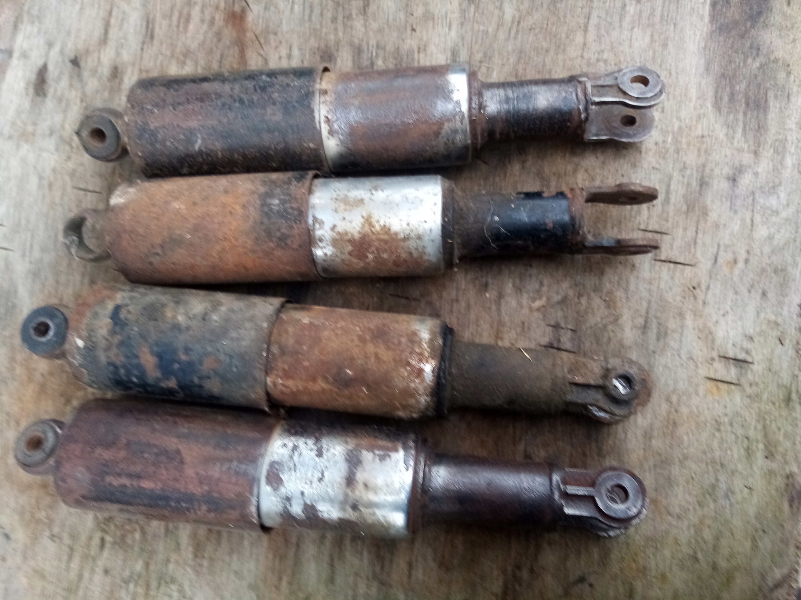 K750 Mw 750 oryginalne amortyzatory