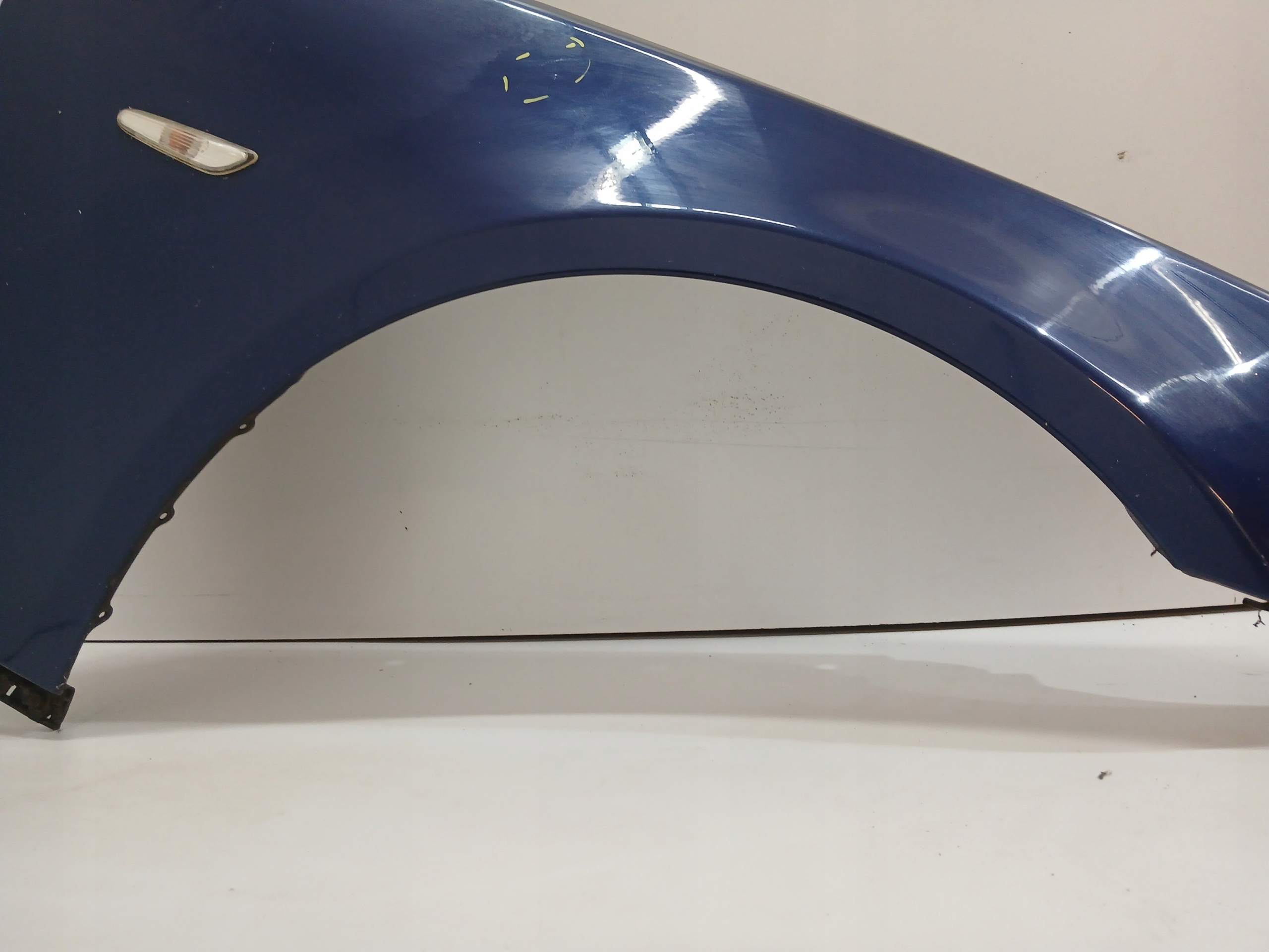 fender right front BMW E60 E61 381 LE MANS BLAU