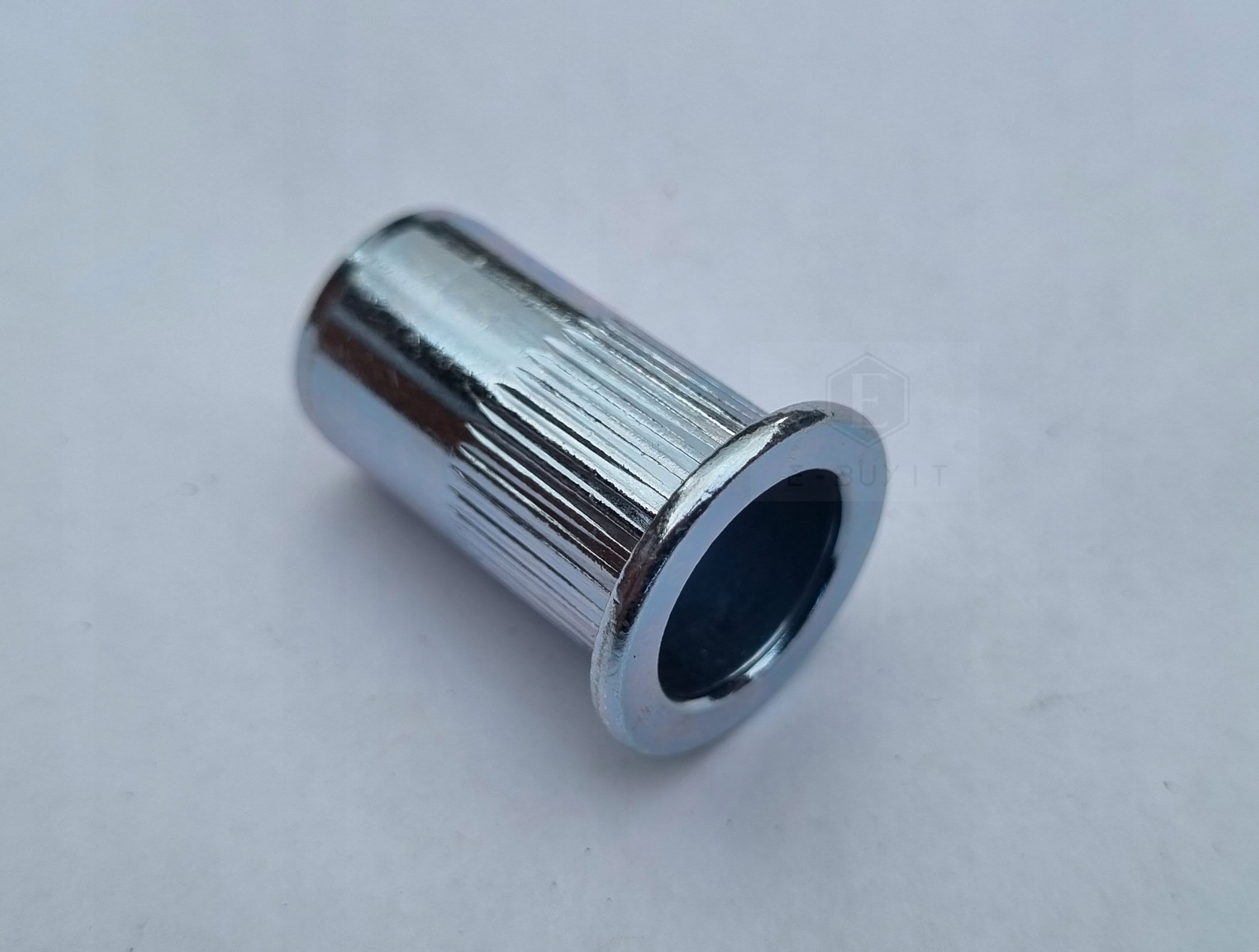 

nitonakrętka gwintowana M6x17 łeb 13mm do blachy