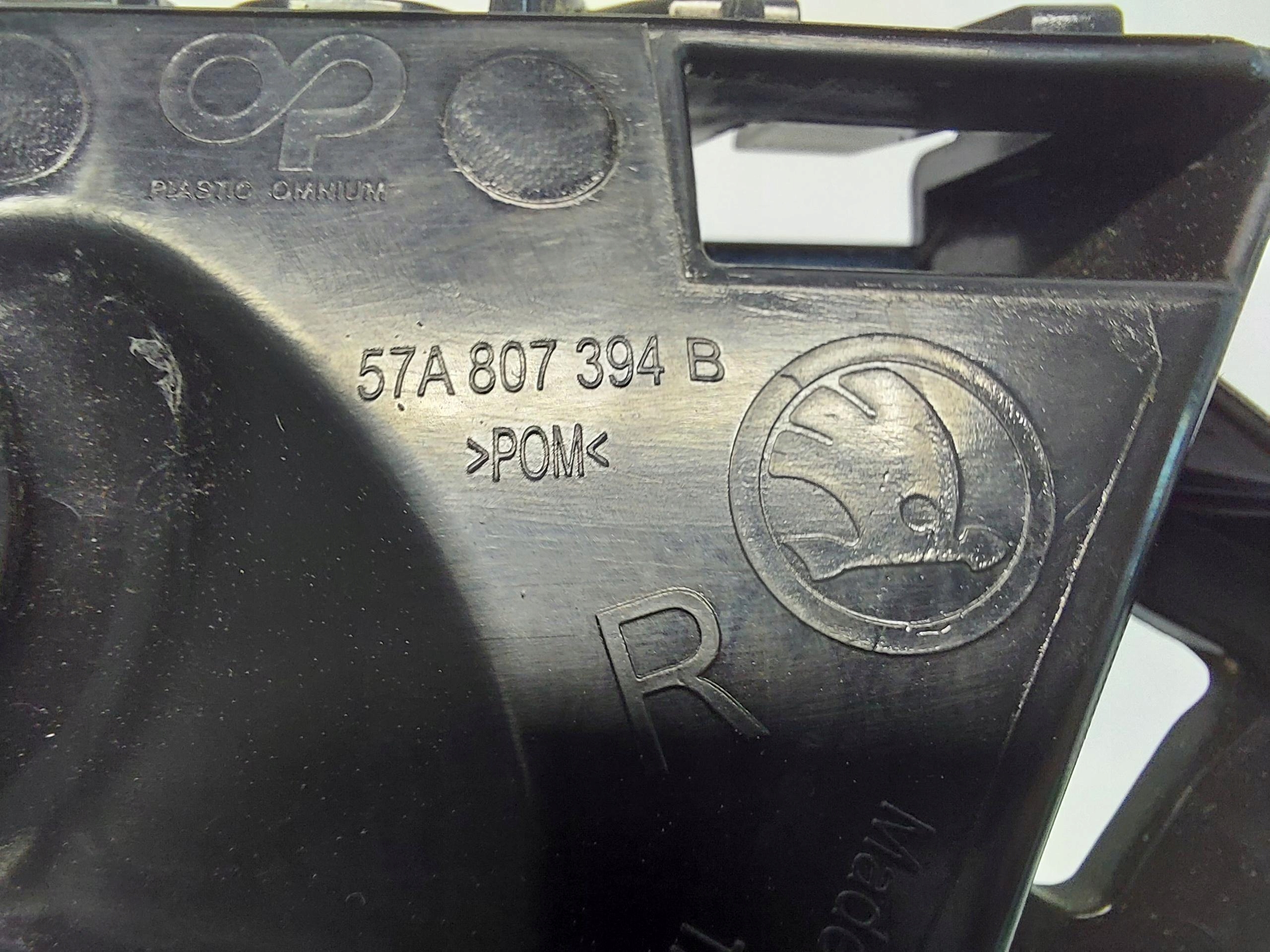 Skoda Karoq Lift 57A bumper bracket right 57A807394B