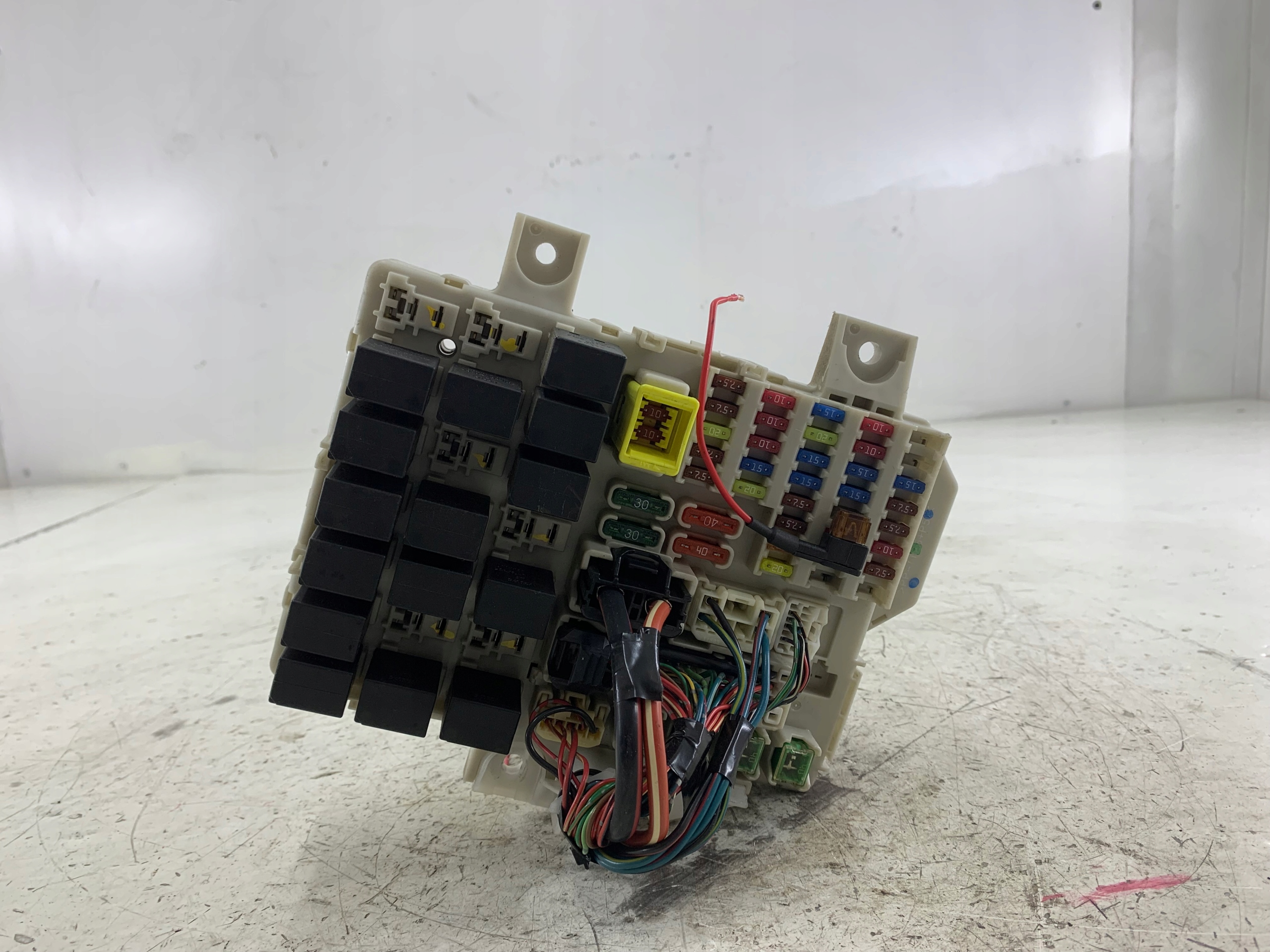 MITSUBISHI COLT VI 1.3 Module fusibles MN108319