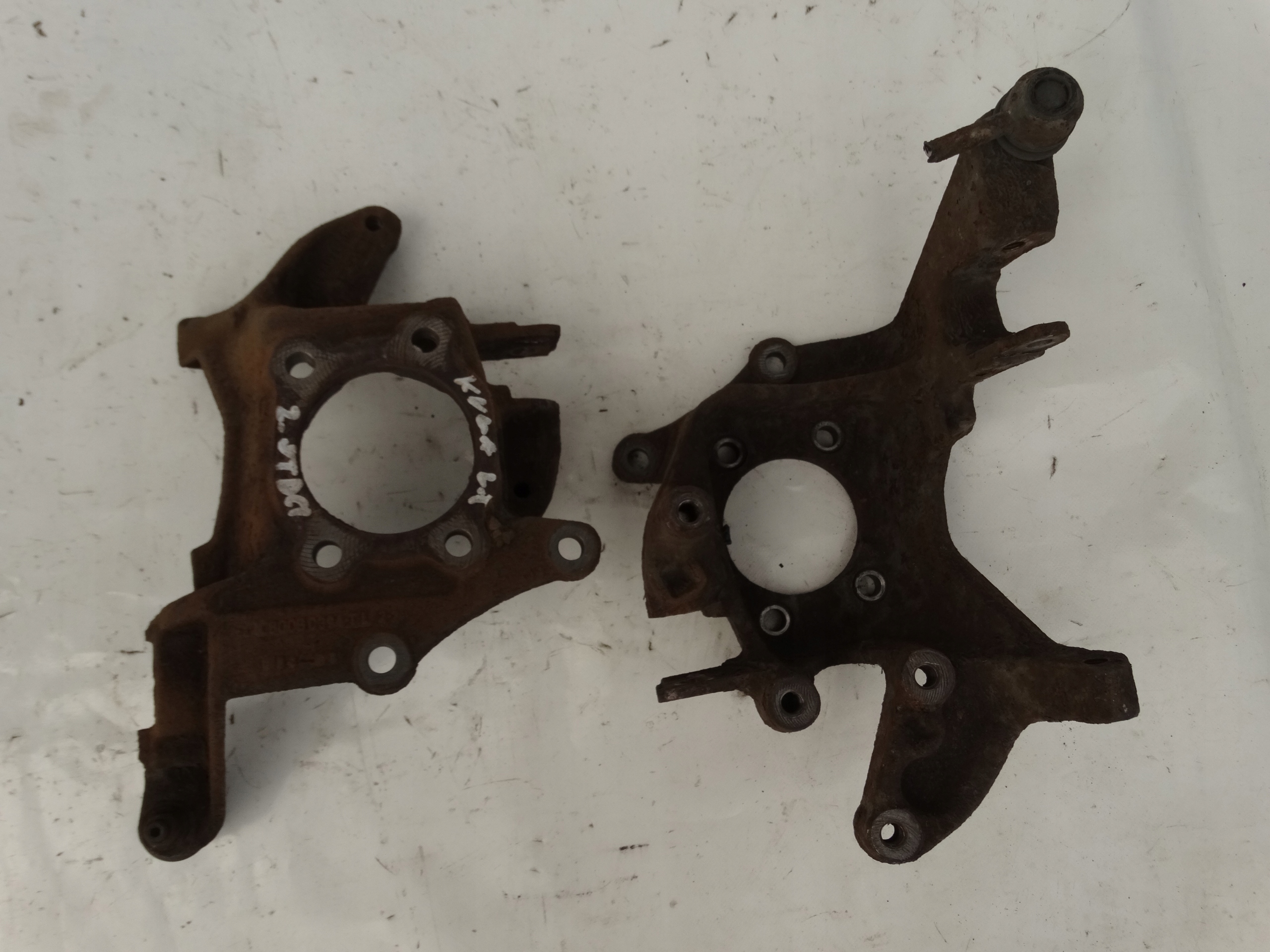 ZWROTNICA TYŁ TYLNA LEWA PRAWA FORD KUGA MK1