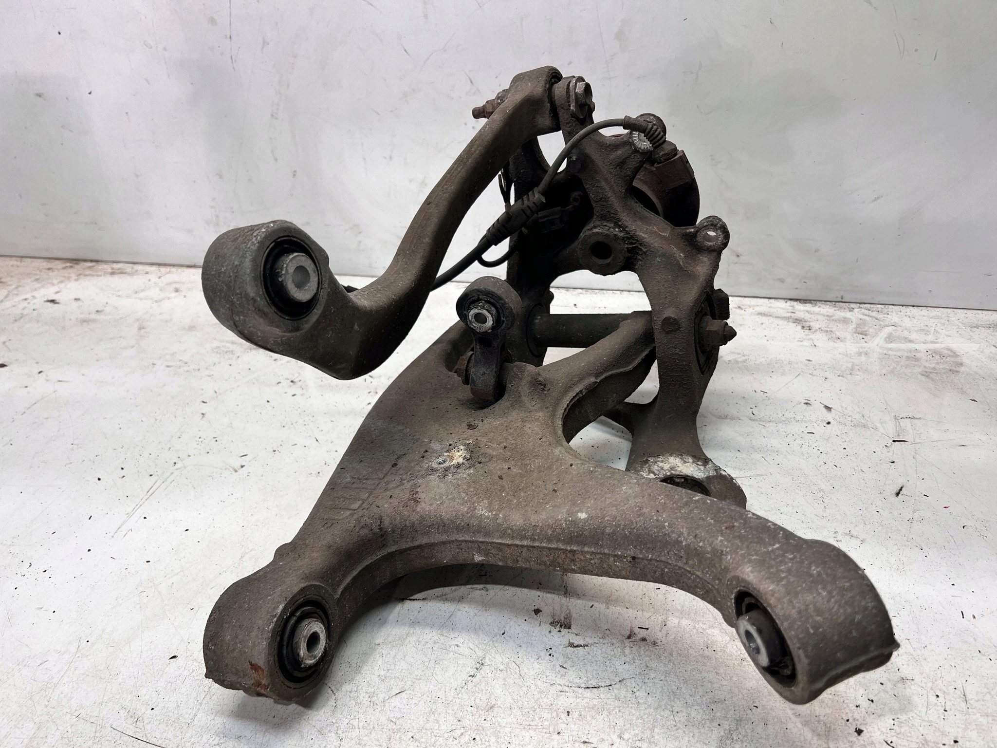 swing left rear part AUDI A4 B8 A5 8K0505311J 8K0505435AB