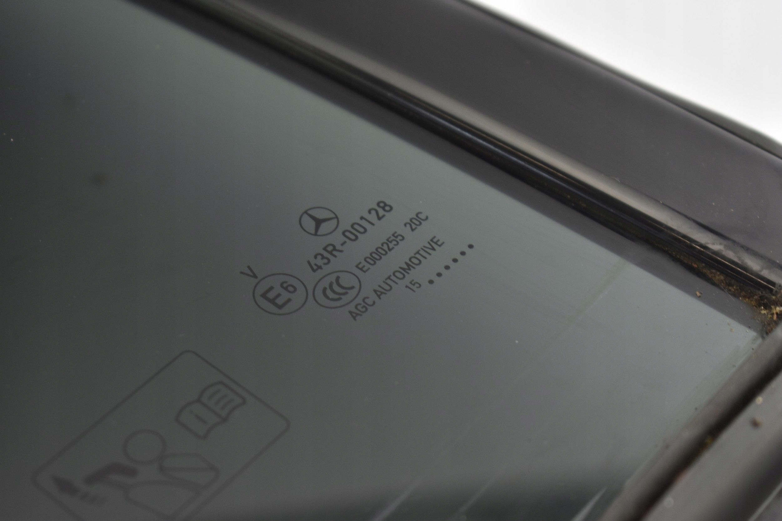 SZYBA DRZWI PRAWY TYŁ MAŁA MERCEDES CLA W117 2015 Numer katalogowy części 5905232362016