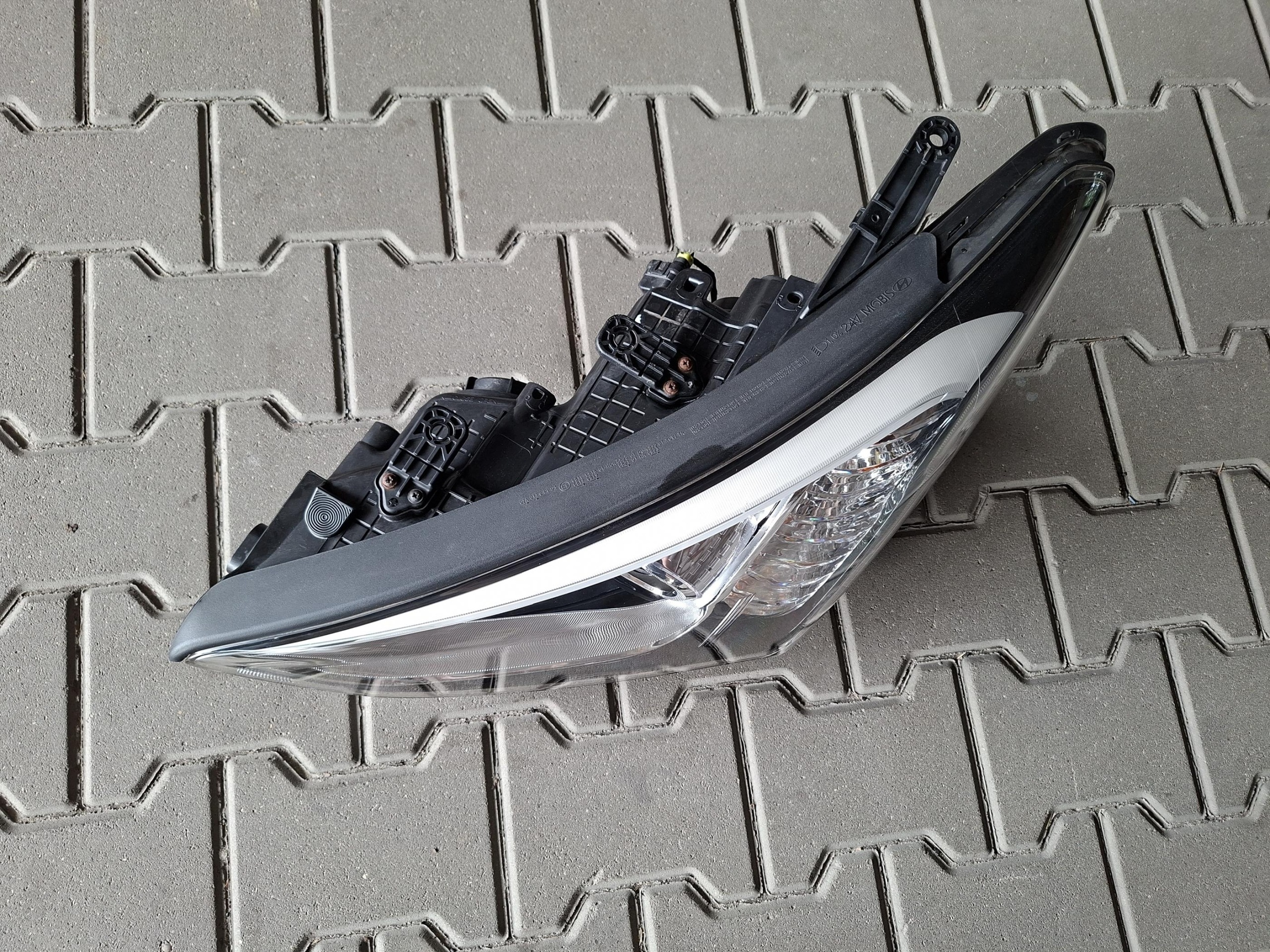 light front left front left XENON EUROPA HYUNDAI SANTA FE III