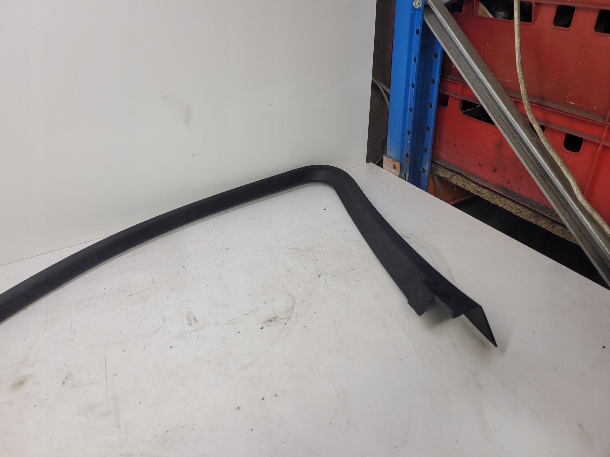 frame cover door right front AUDI Q5 8R0867610